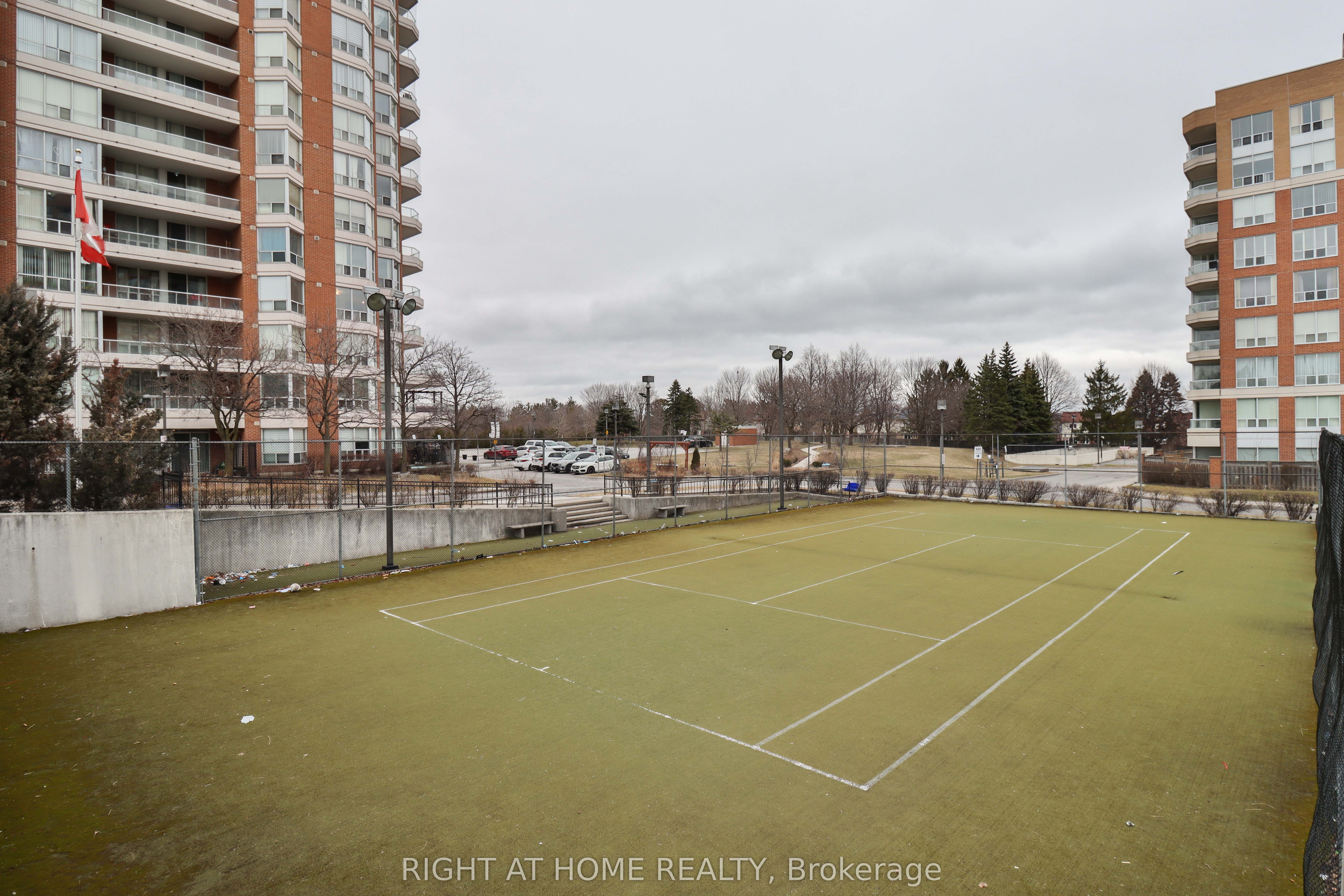 #1609 - 410 Mclevin Avenue Property Photo 12