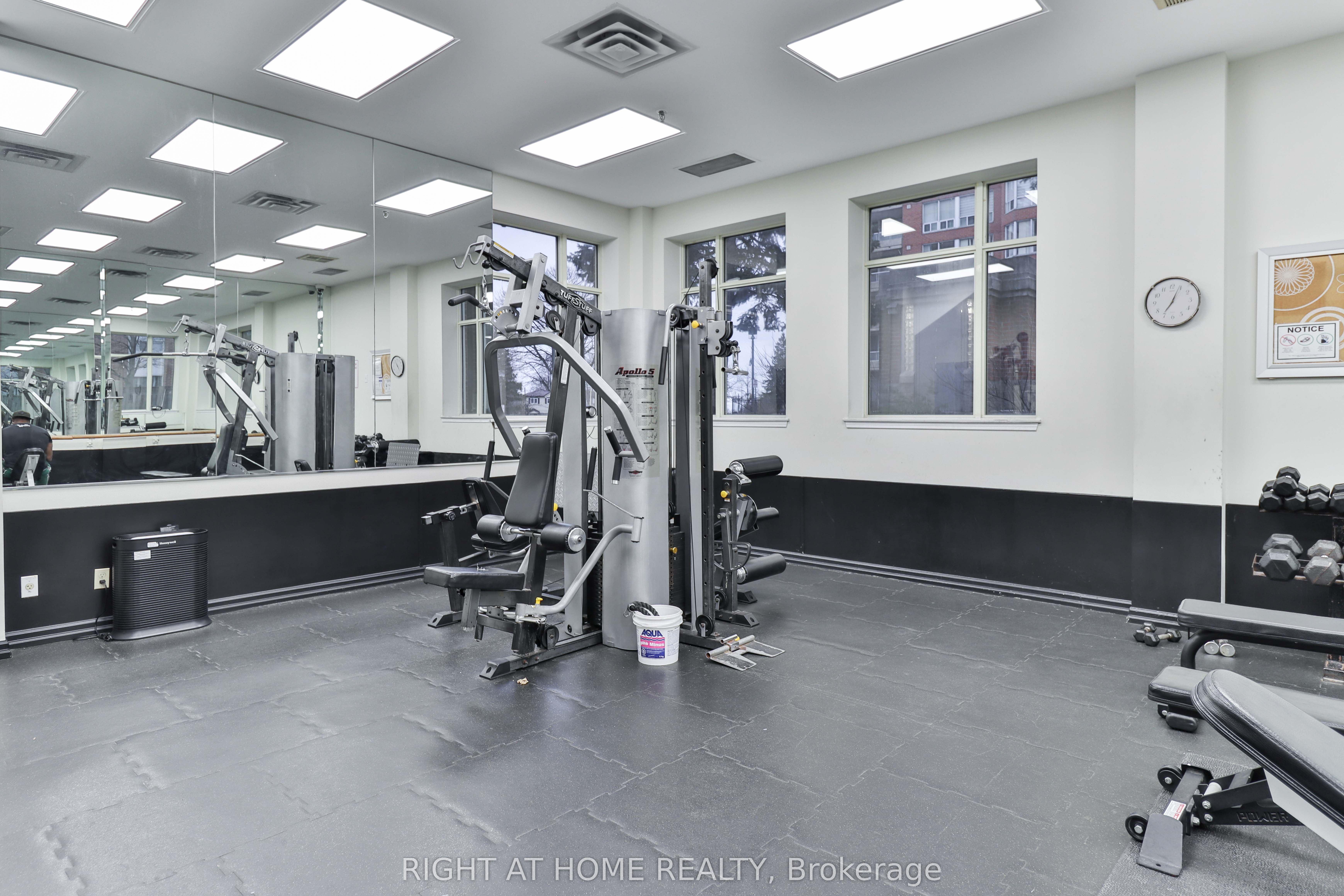 #1609 - 410 Mclevin Avenue Property Photo 15