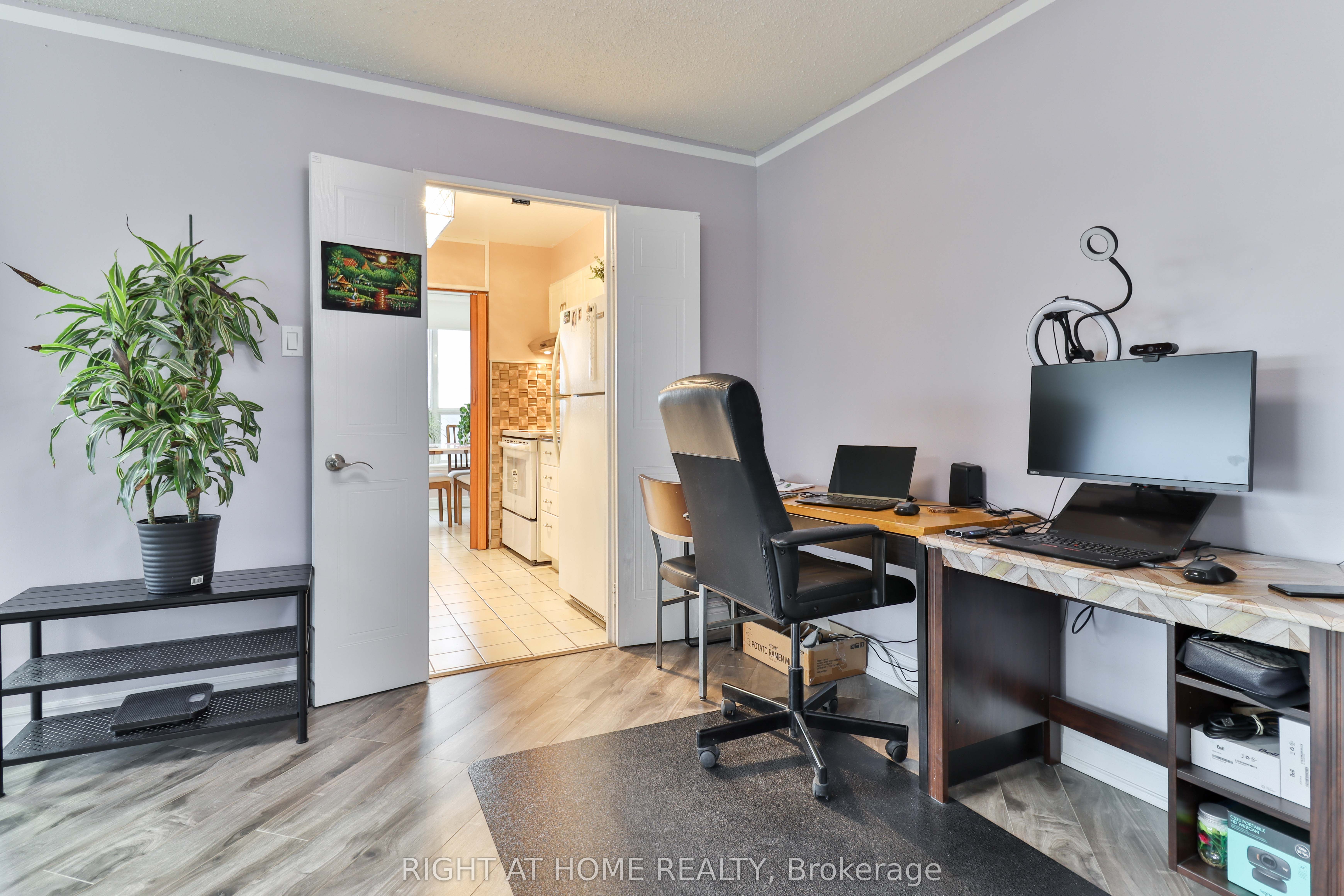 #1609 - 410 Mclevin Avenue Property Photo 26