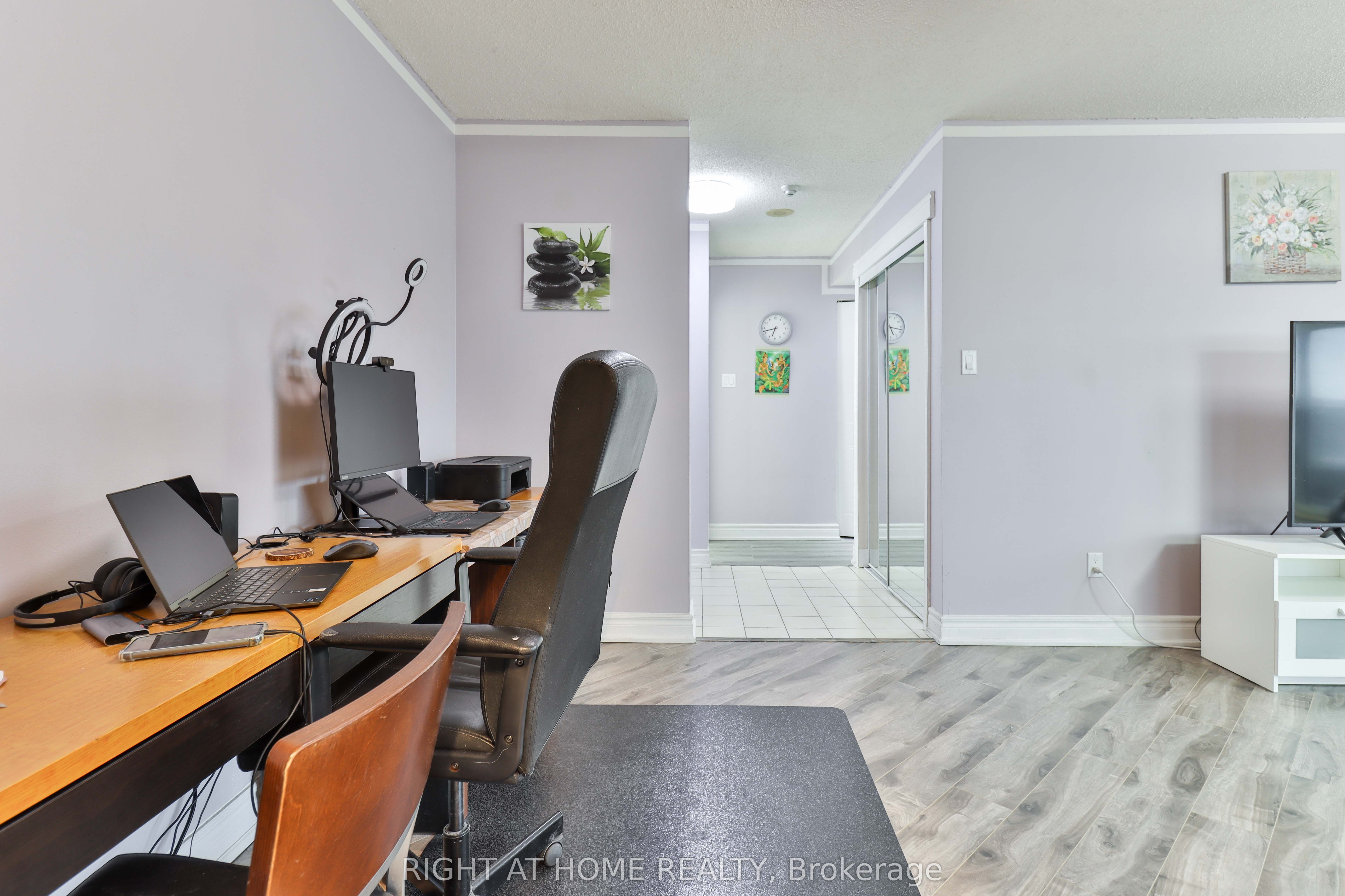 #1609 - 410 Mclevin Avenue Property Photo 27