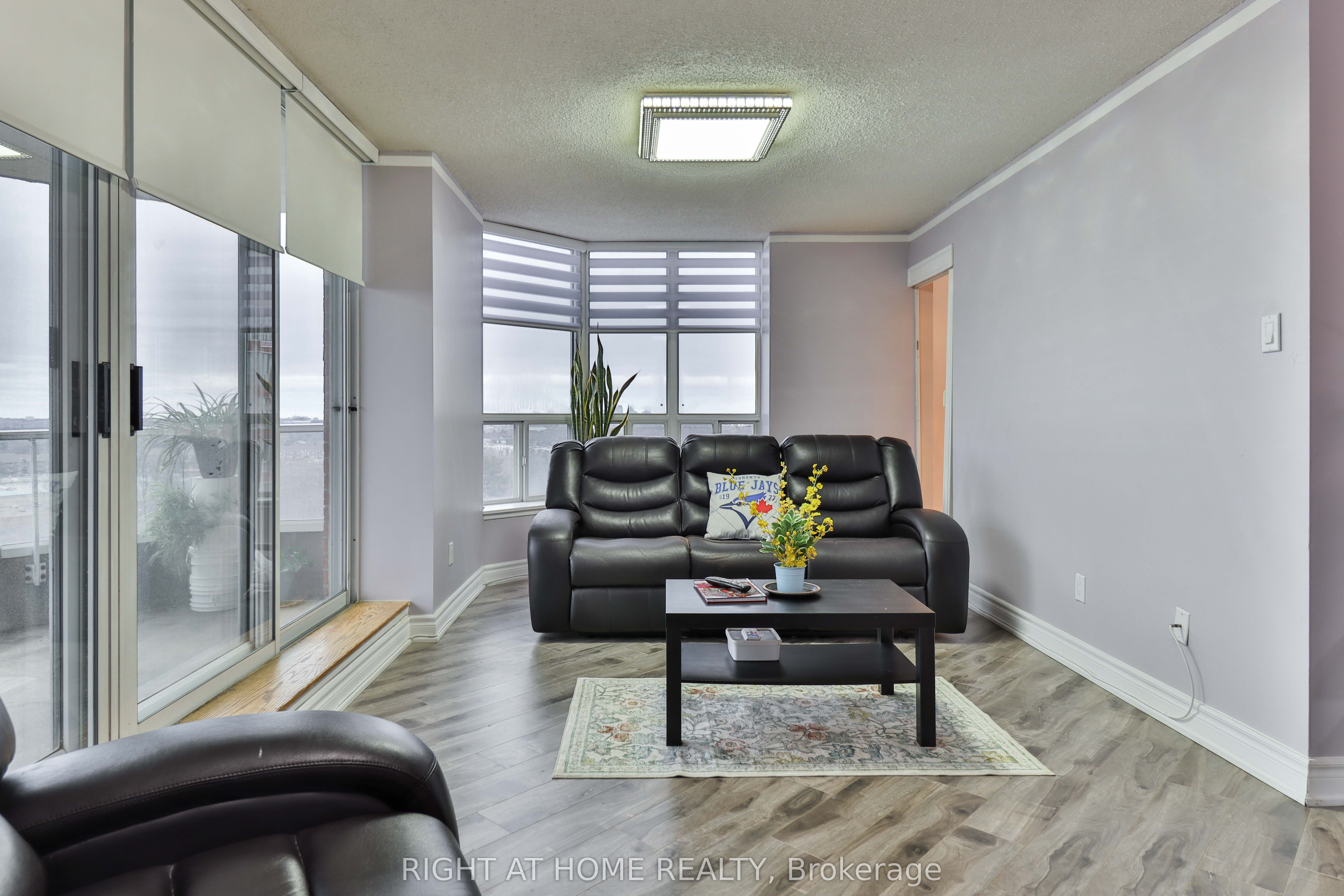 #1609 - 410 Mclevin Avenue Property Photo 32