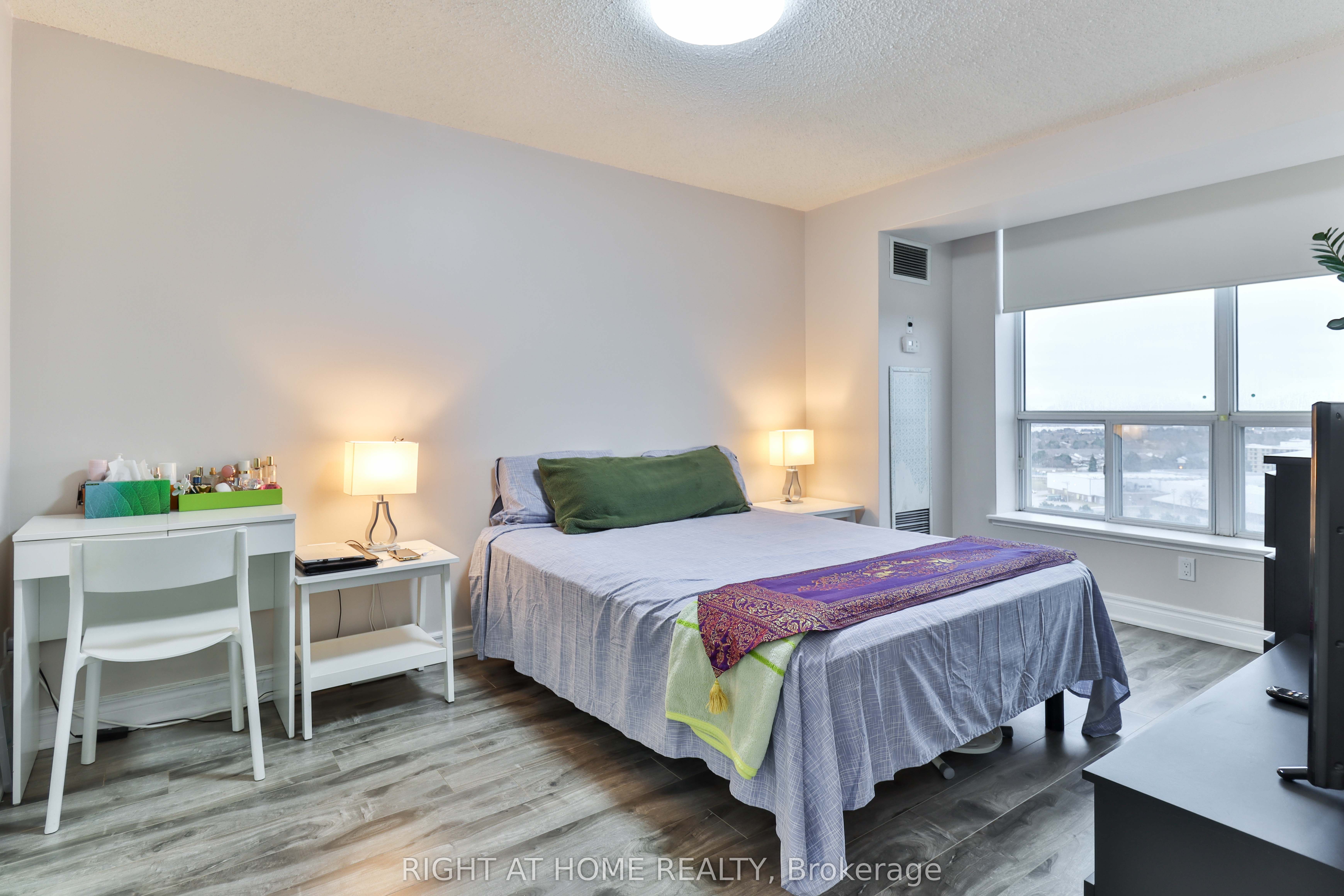 #1609 - 410 Mclevin Avenue Property Photo 36