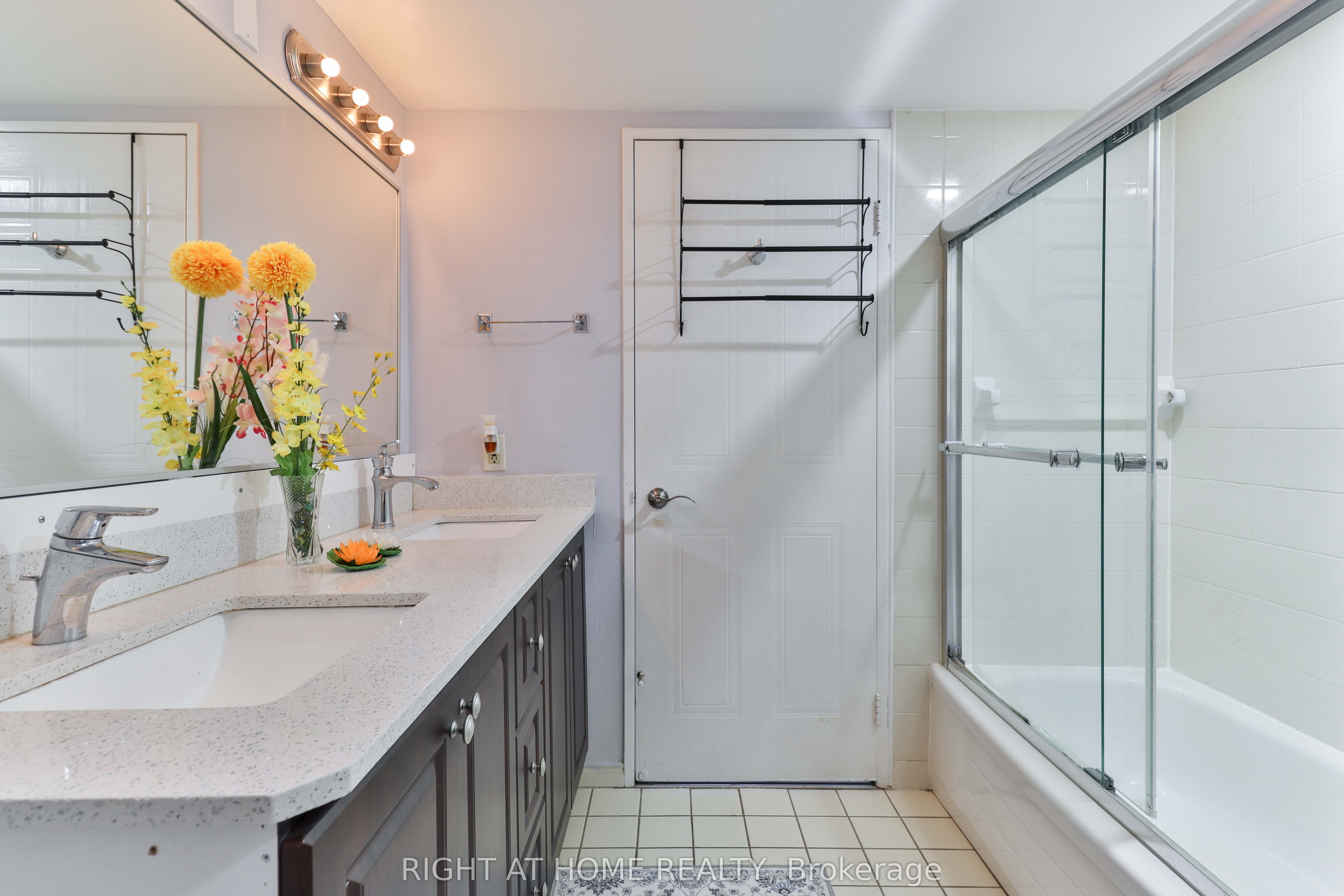 #1609 - 410 Mclevin Avenue Property Photo 43