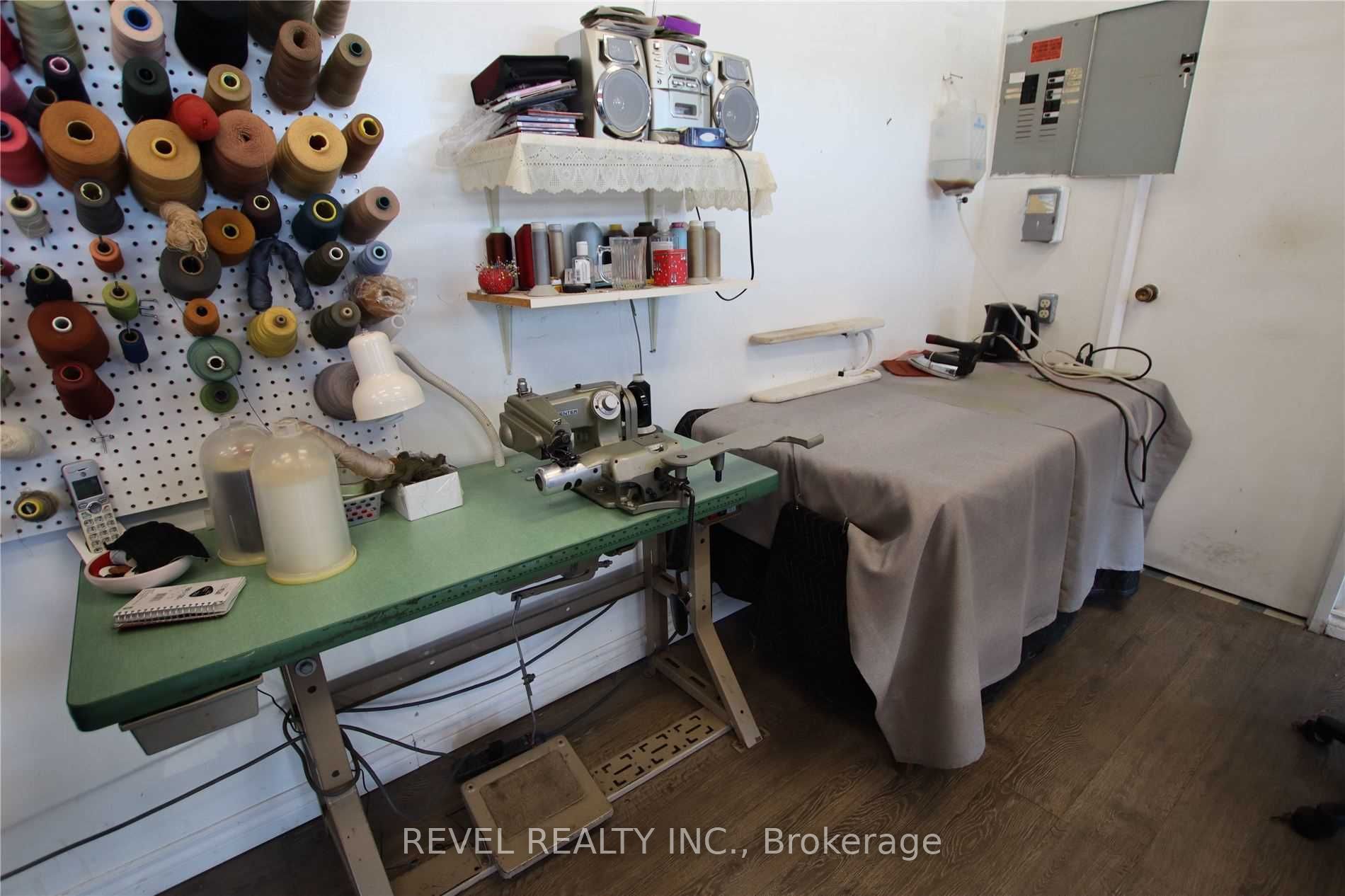 601 Dundas Street Property Photo 8