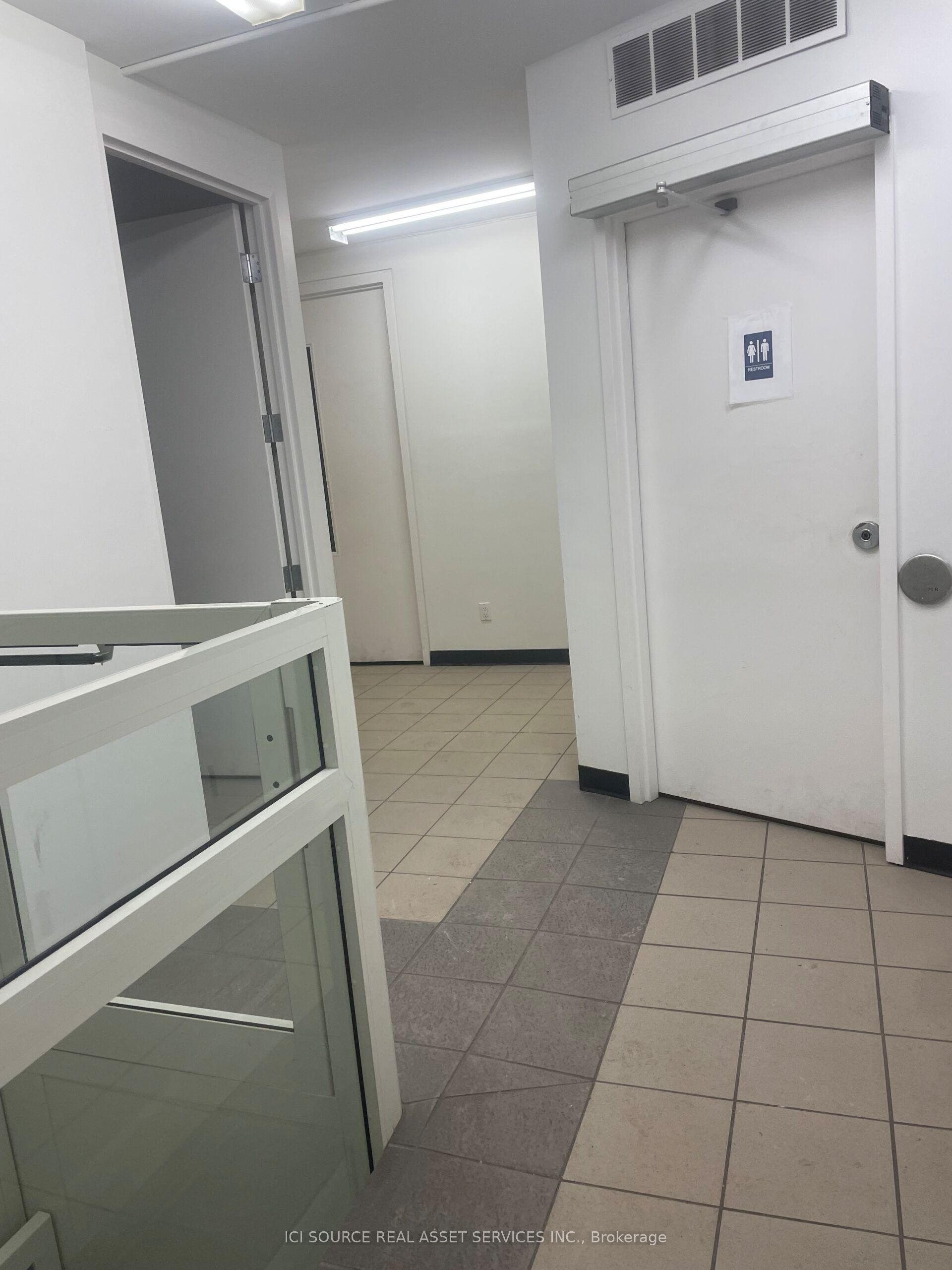 754 Queen Street Property Photo 11