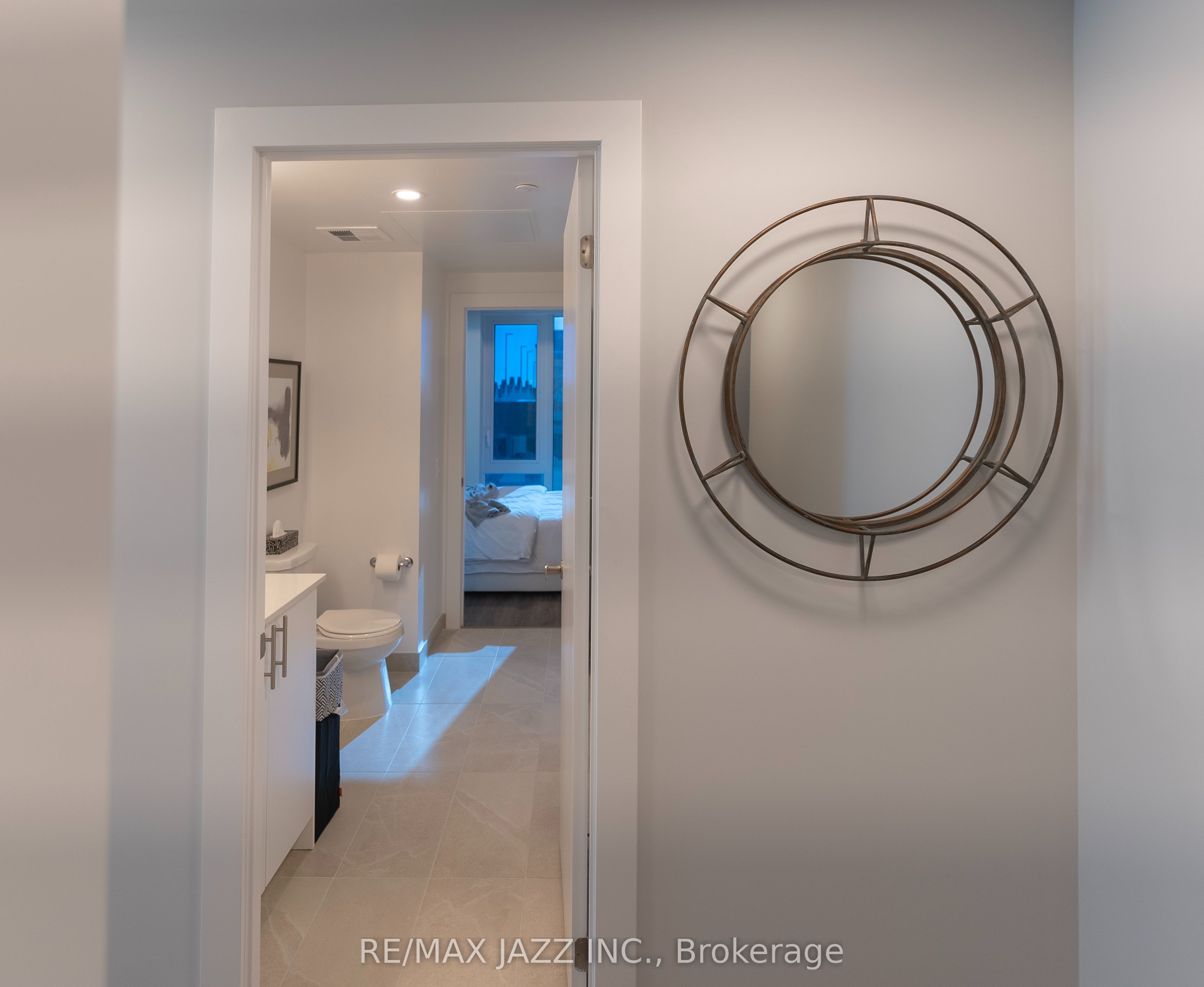 80 Bond Street E 1004 Property Photo 4