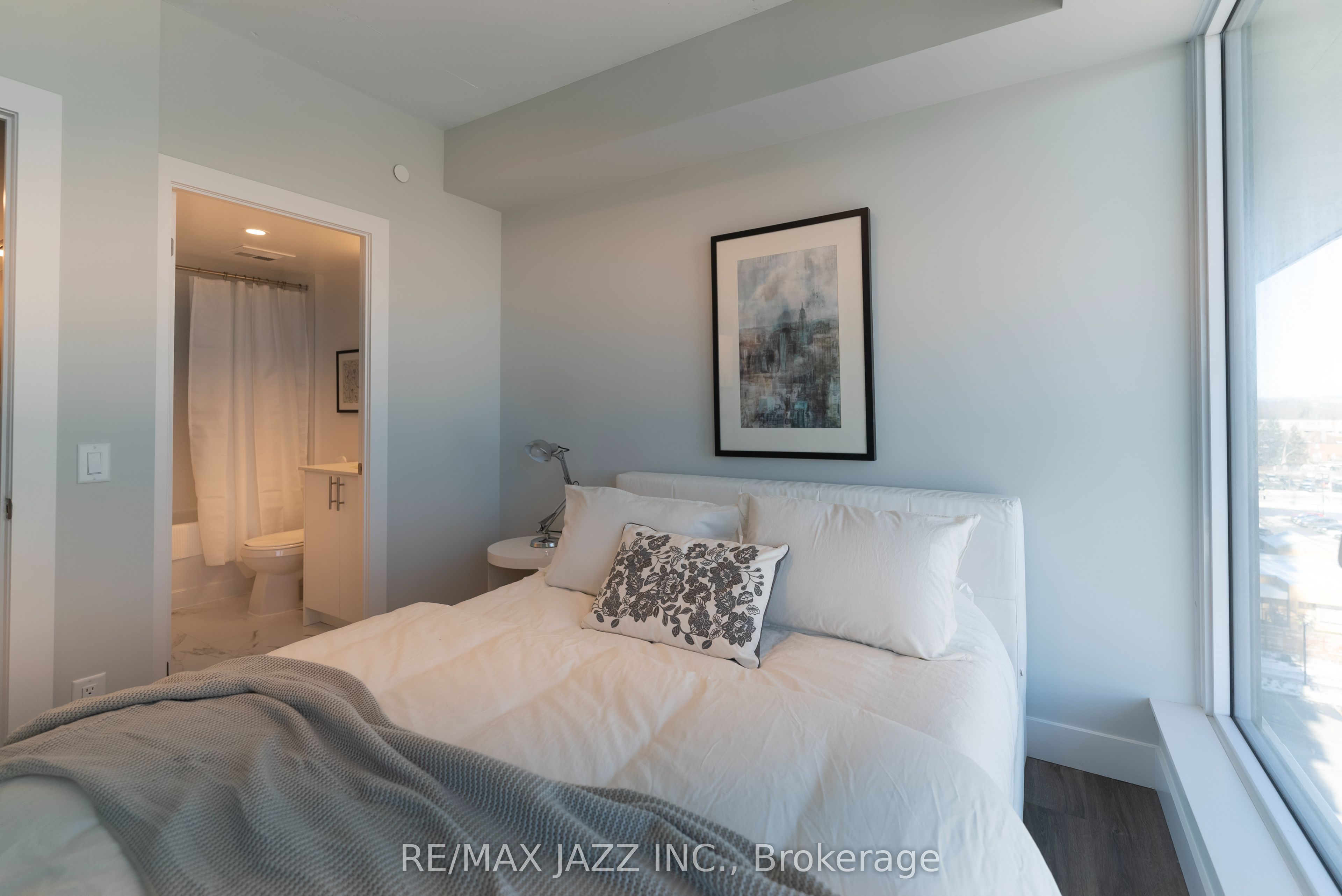 80 Bond Street E 1004 Property Photo 5
