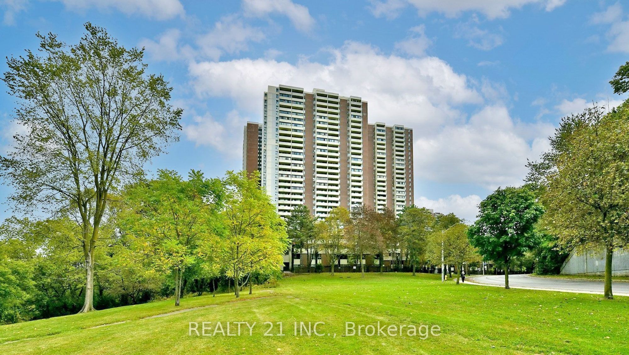 #1911 - 5 Massey Square Property Photo 1