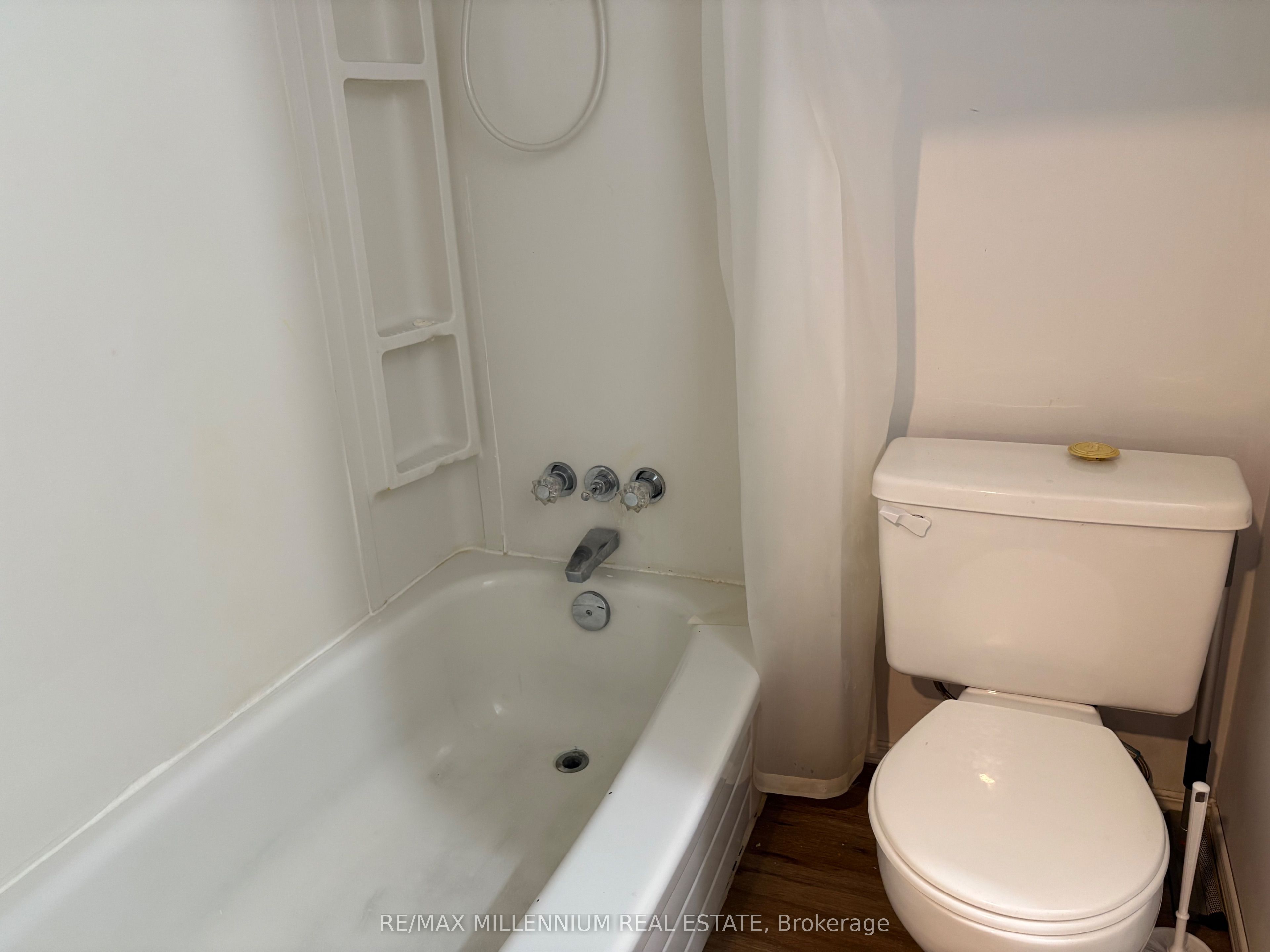 1396 Wilson Road N 2 Property Photo 8