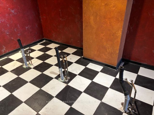 #d - 2116 Queen Street Property Photo 3