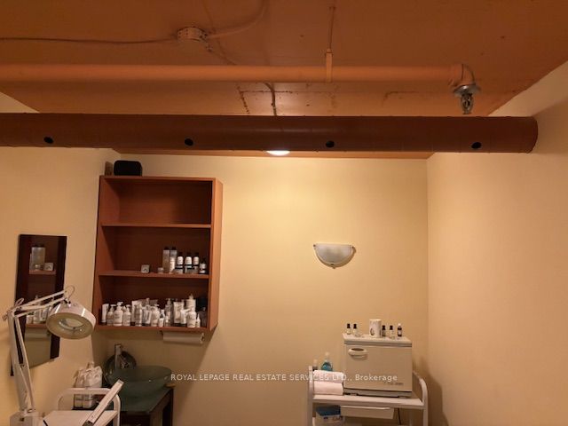 #d - 2116 Queen Street Property Photo 15