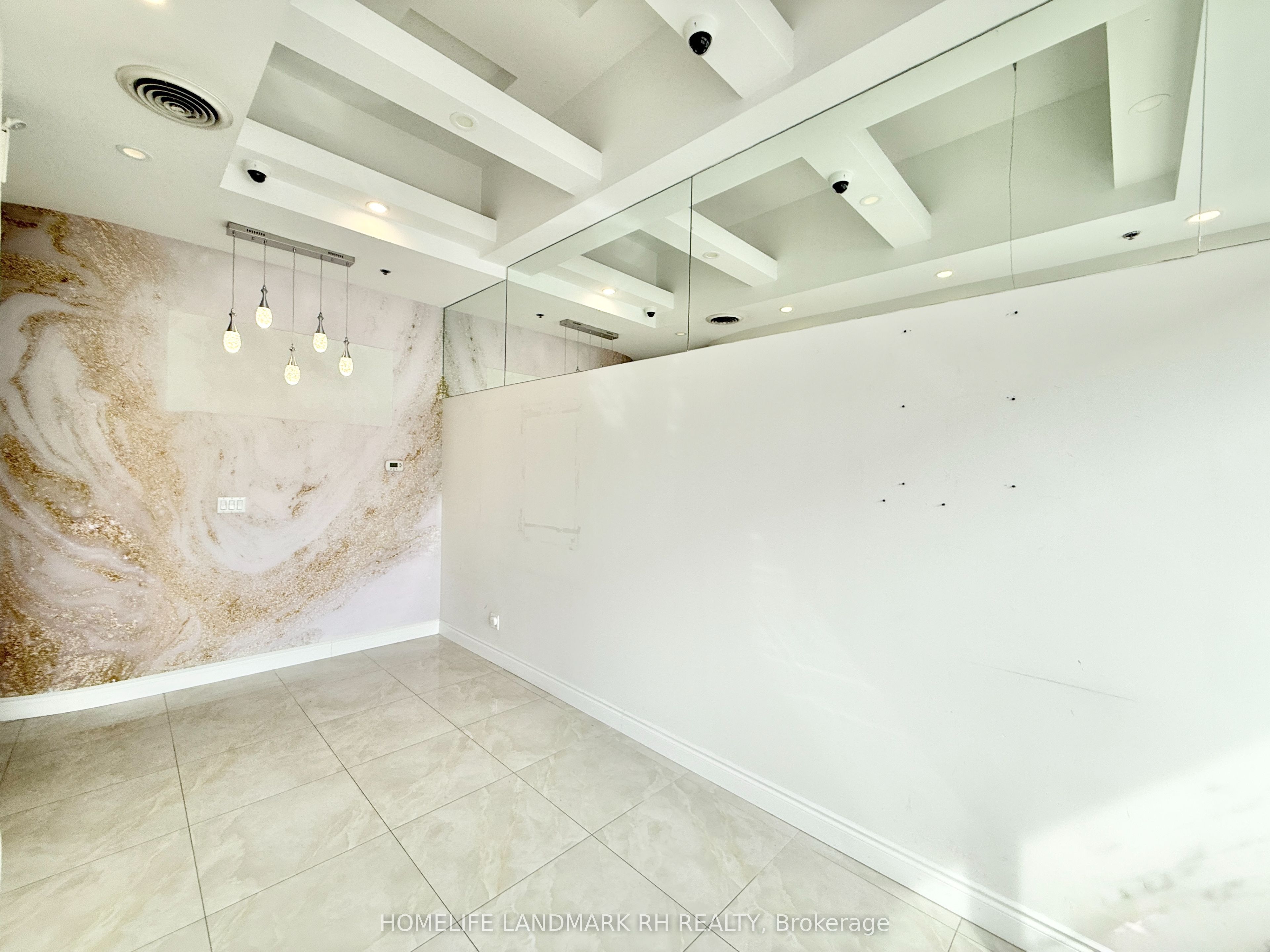 #216 - 668 Silver Star Boulevard Property Photo 7