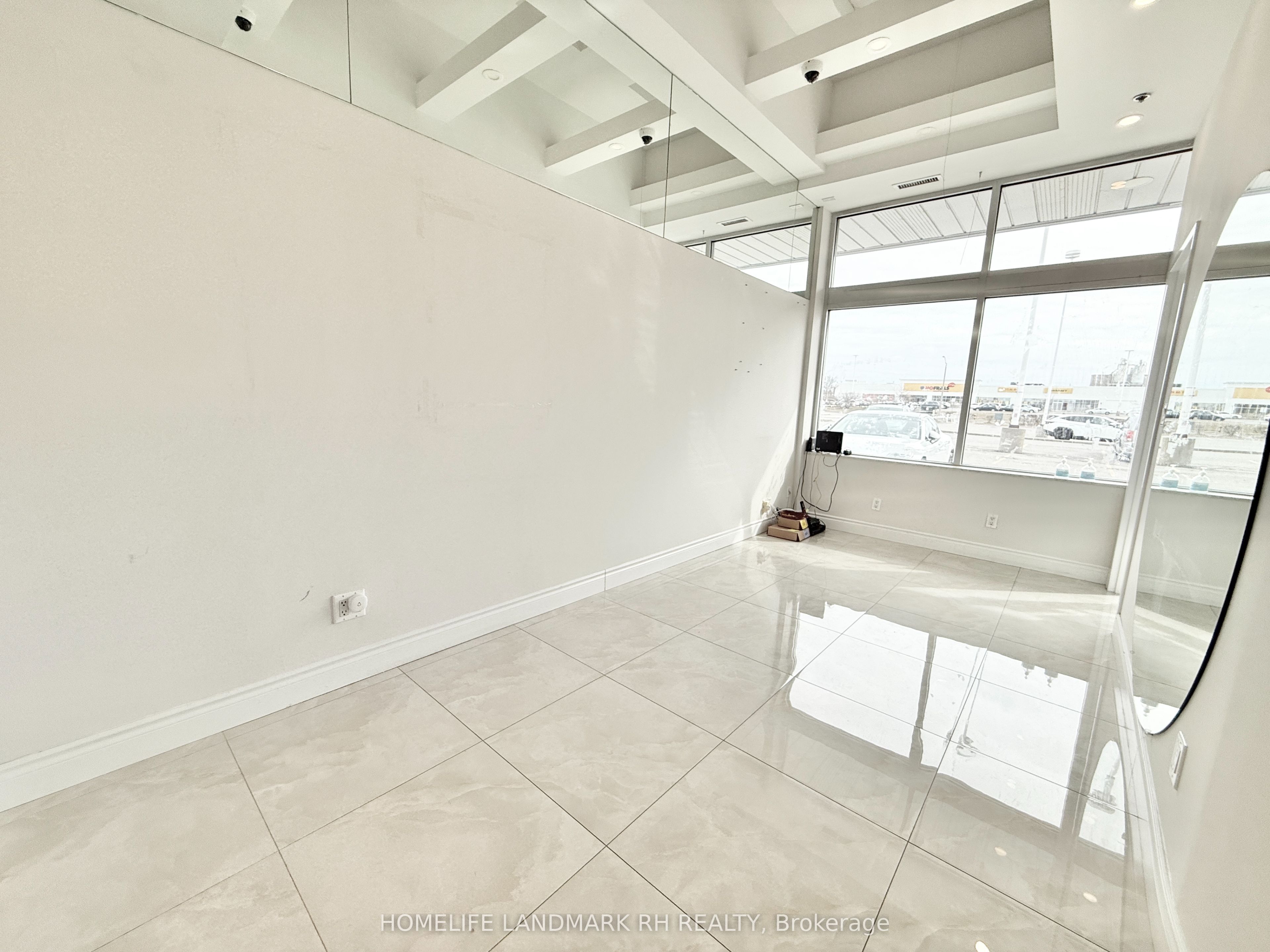 #216 - 668 Silver Star Boulevard Property Photo 8
