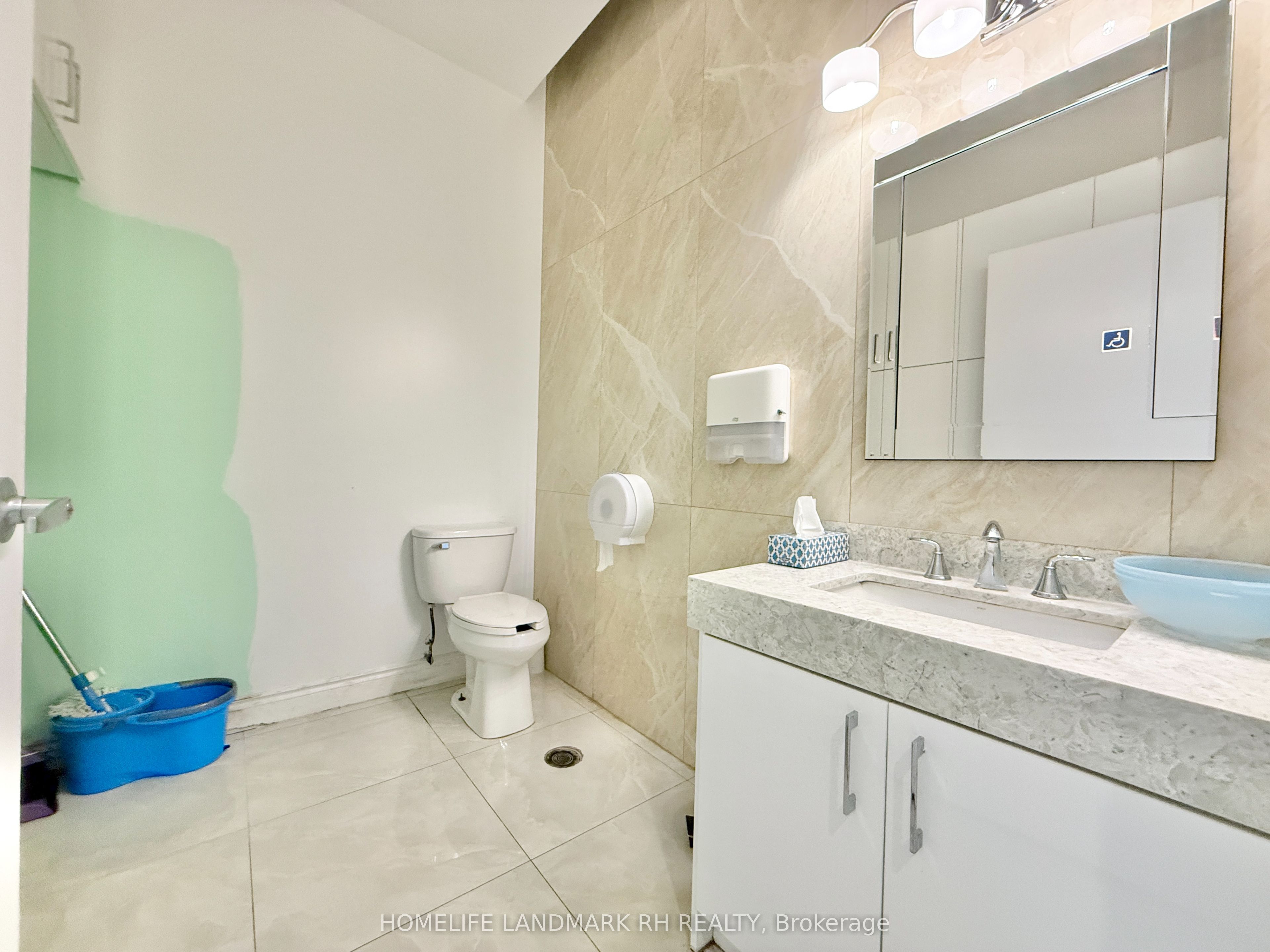 #216 - 668 Silver Star Boulevard Property Photo 10