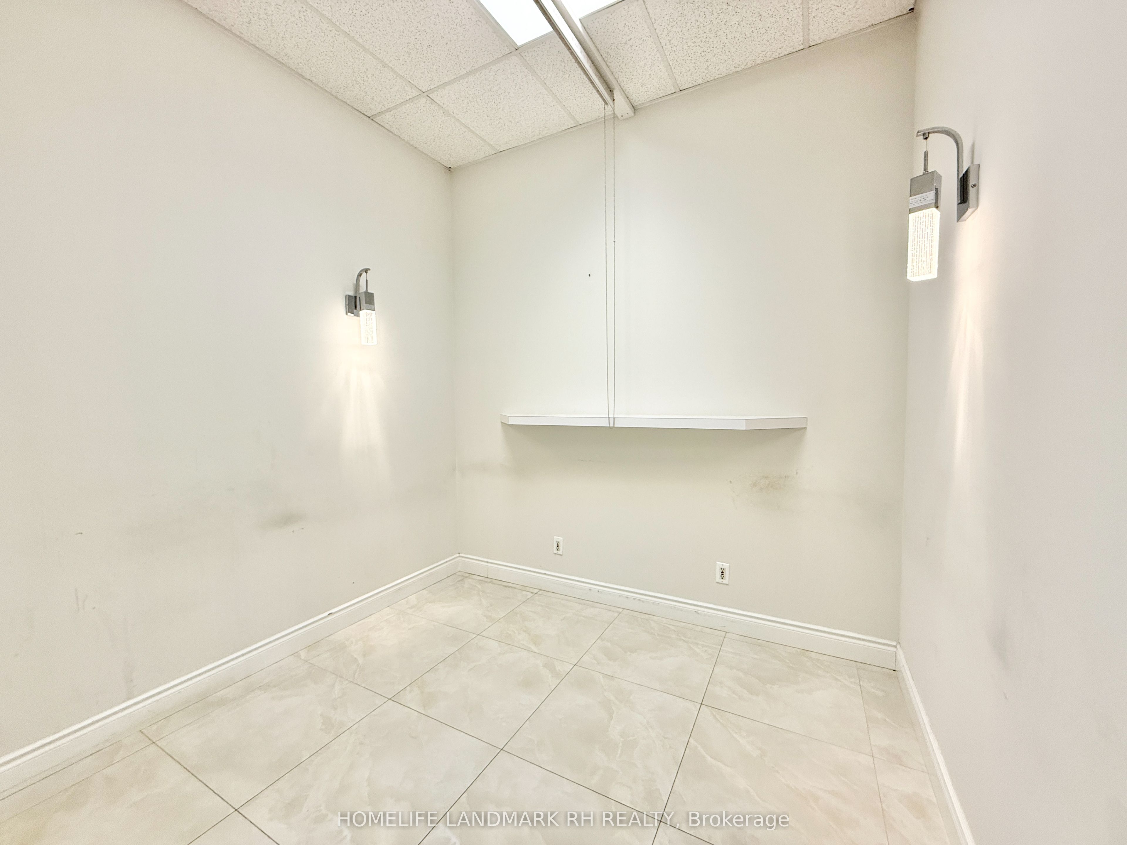 #216 - 668 Silver Star Boulevard Property Photo 13