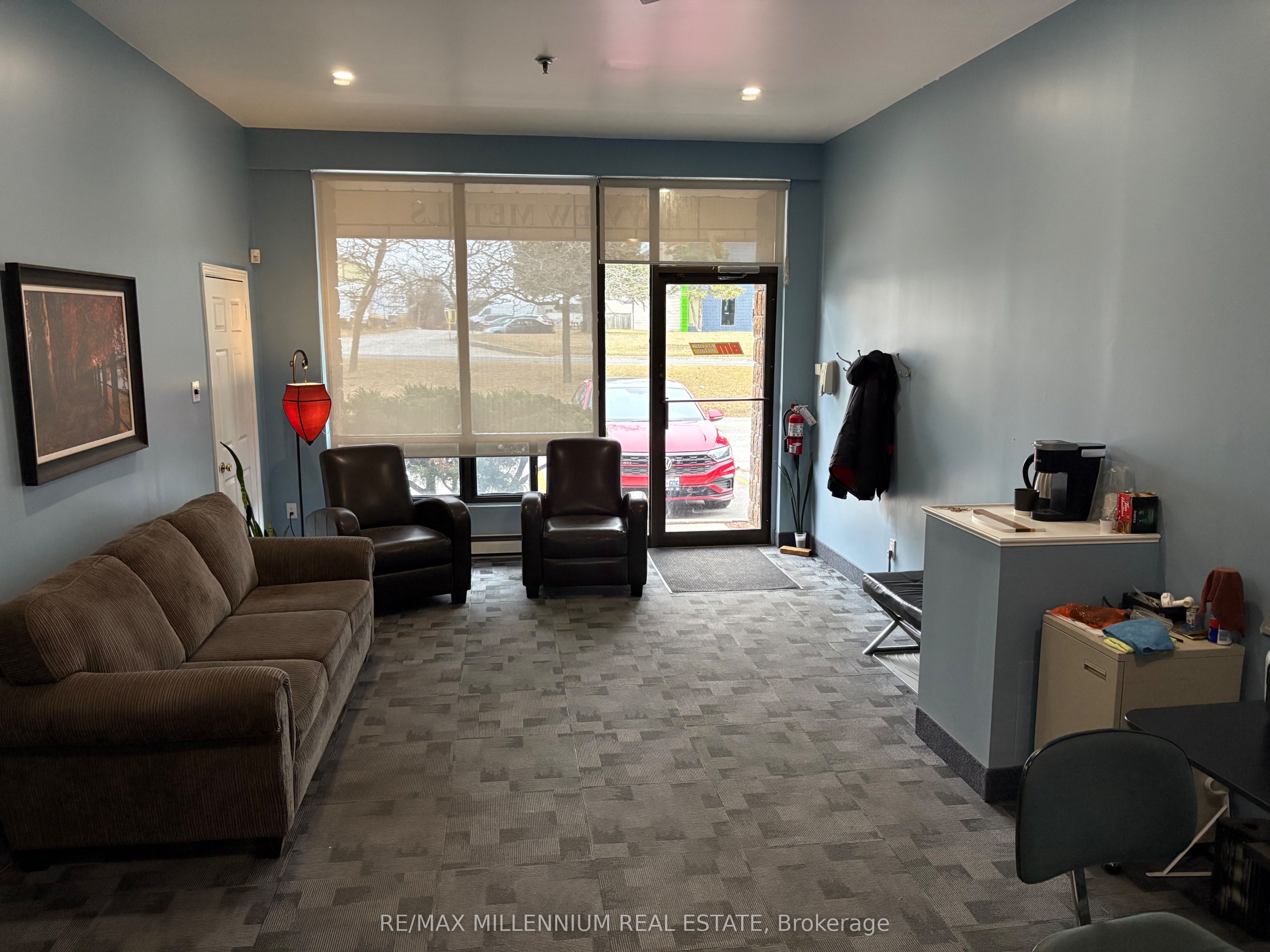 #6/7 - 700 Finley Avenue Property Photo 2