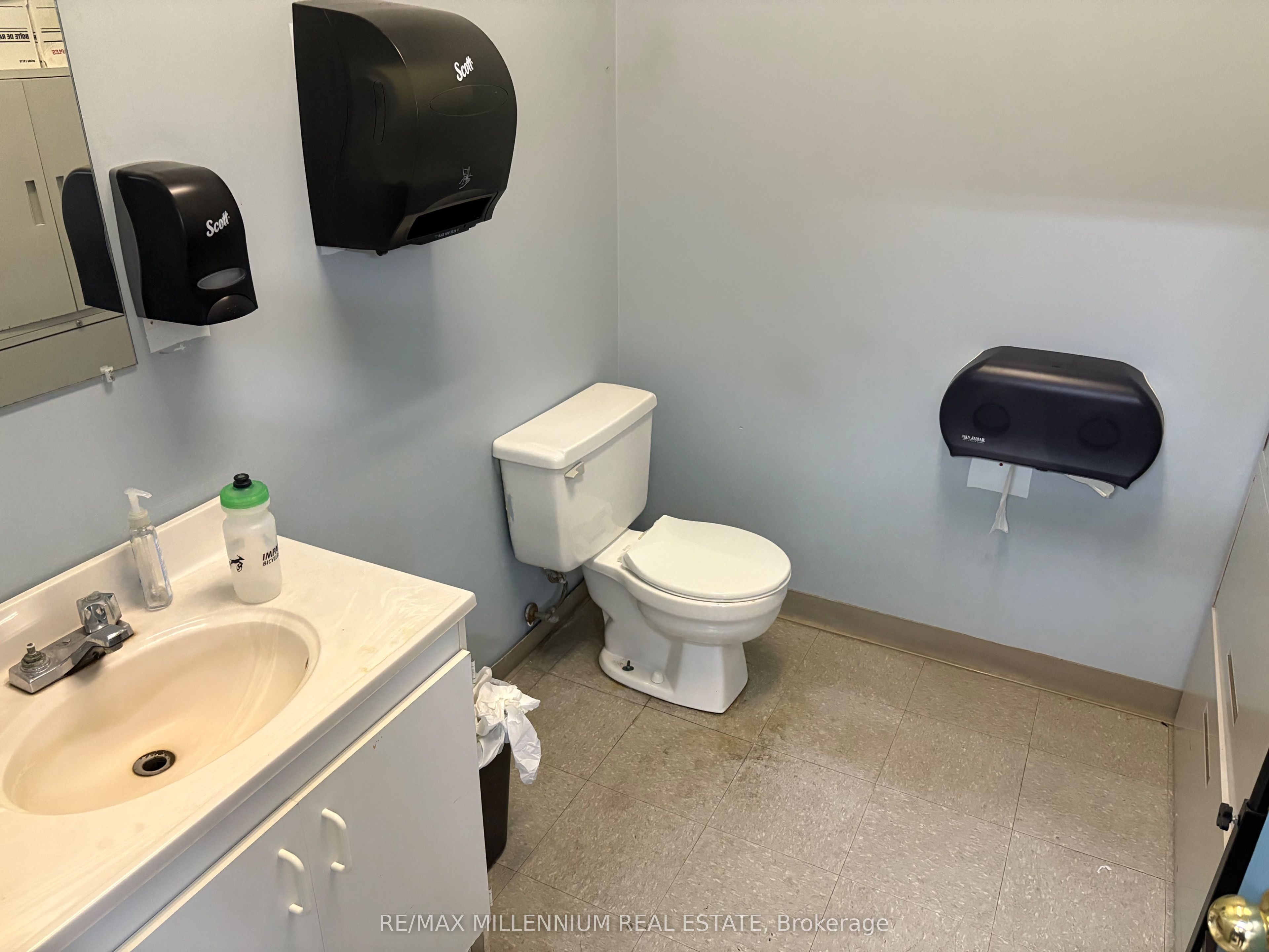 #6/7 - 700 Finley Avenue Property Photo 7