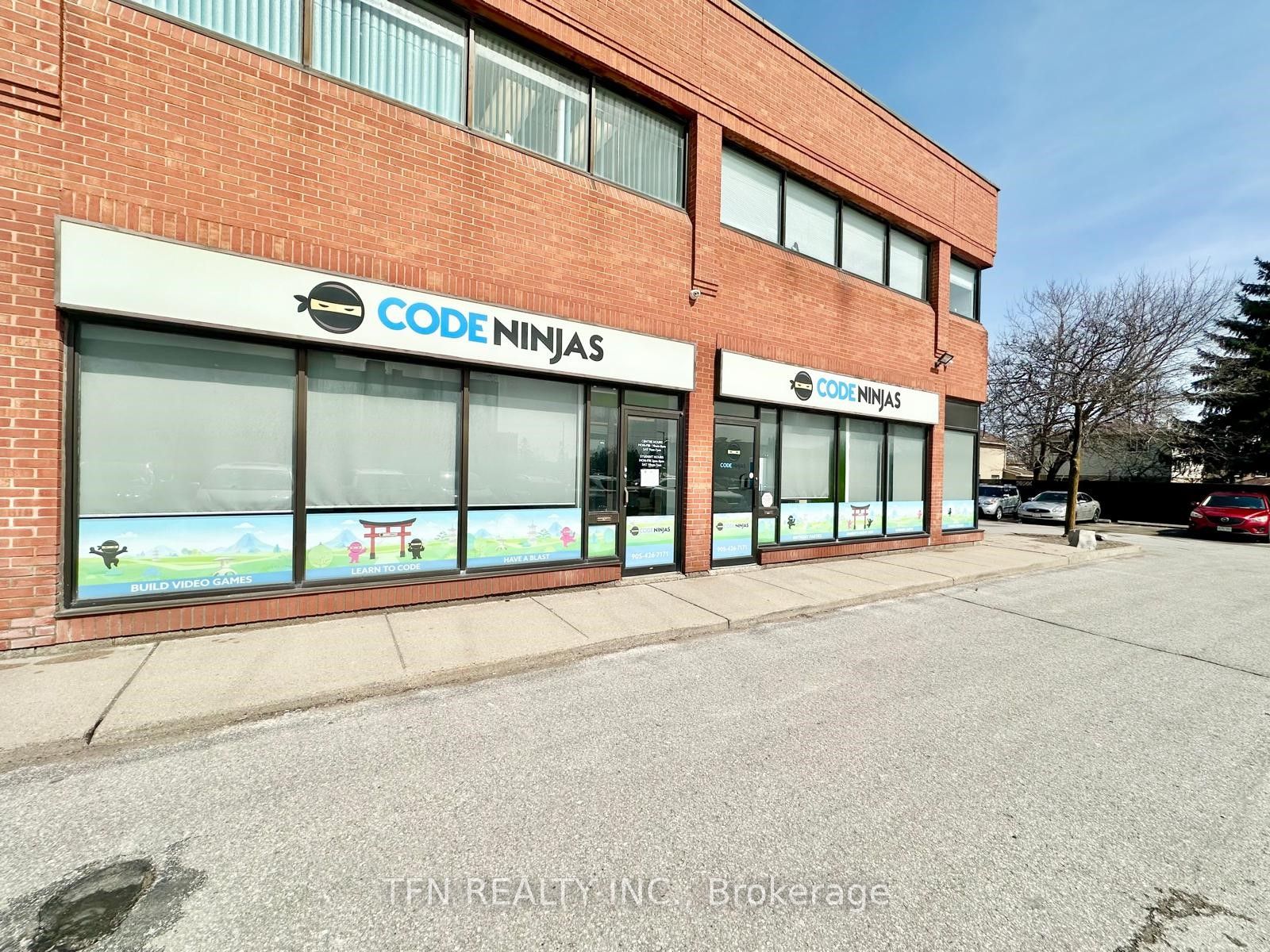 #105-106 - 15 Hardwood Avenue Property Photo 2