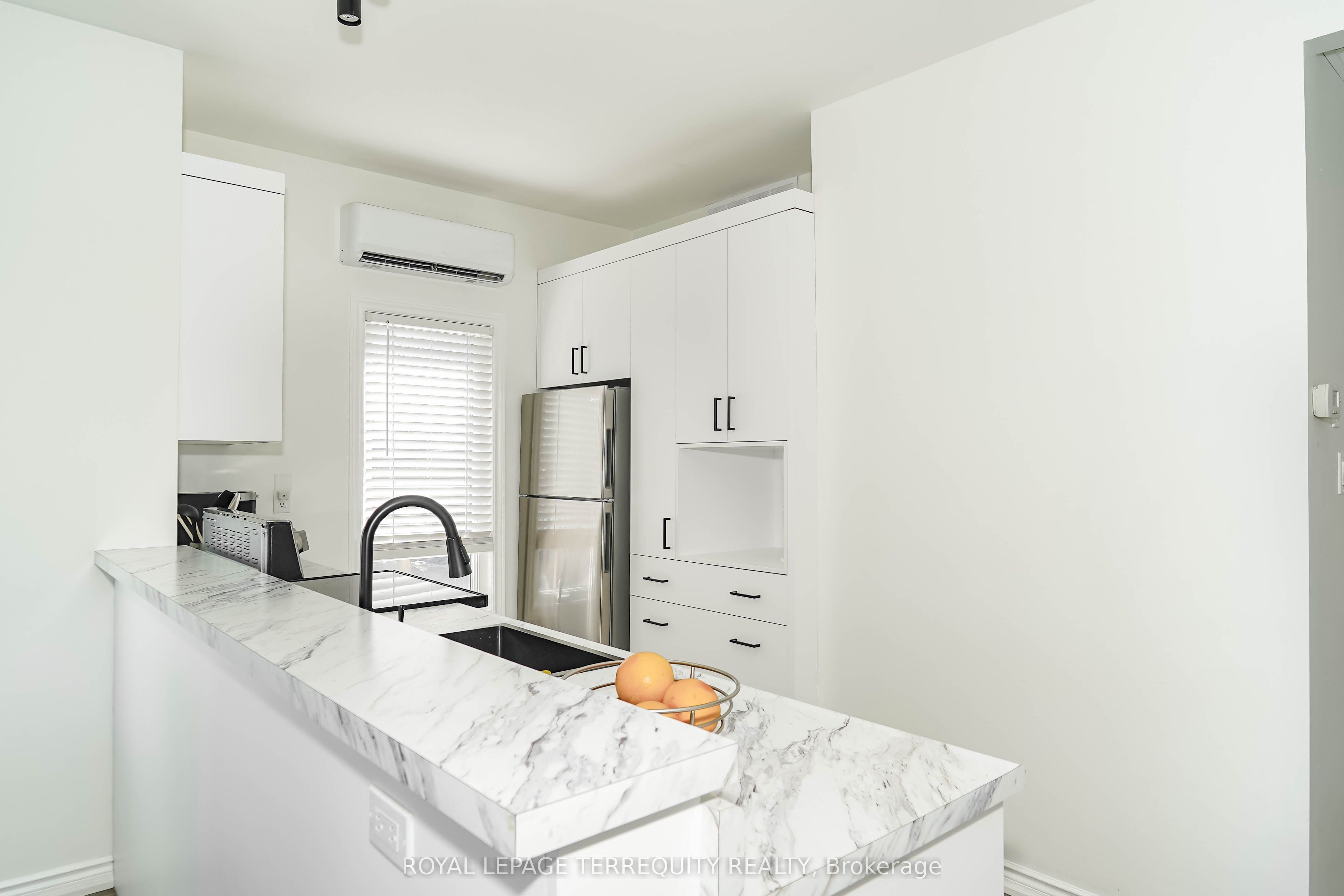 7 Brimley Road S 1 Property Photo 7