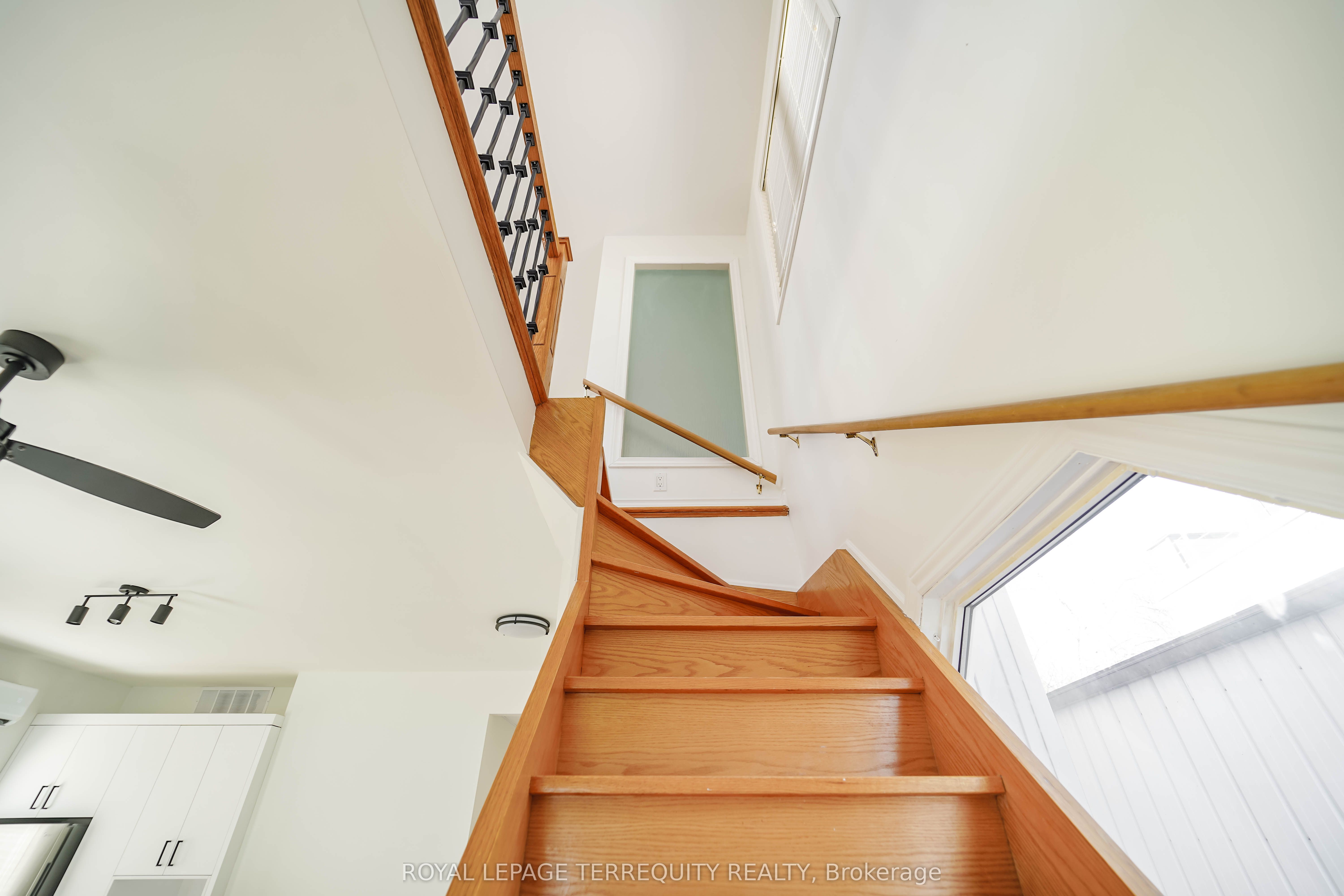7 Brimley Road S 1 Property Photo 14