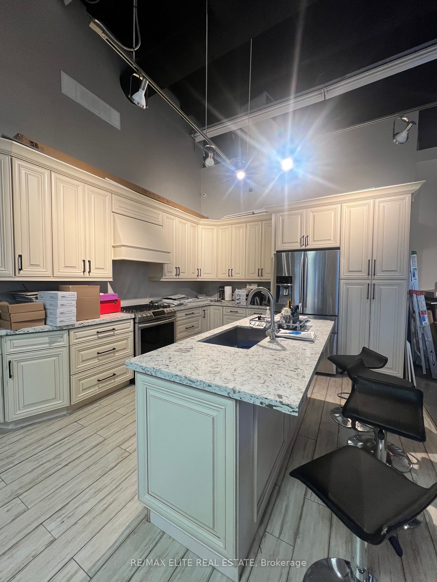445 Midwest Road Property Photo 4