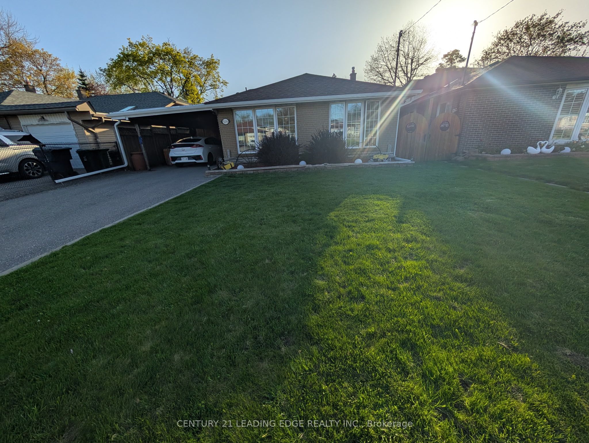 516 SCARBOROUGH GOLFCLUB Road Property Photo 1
