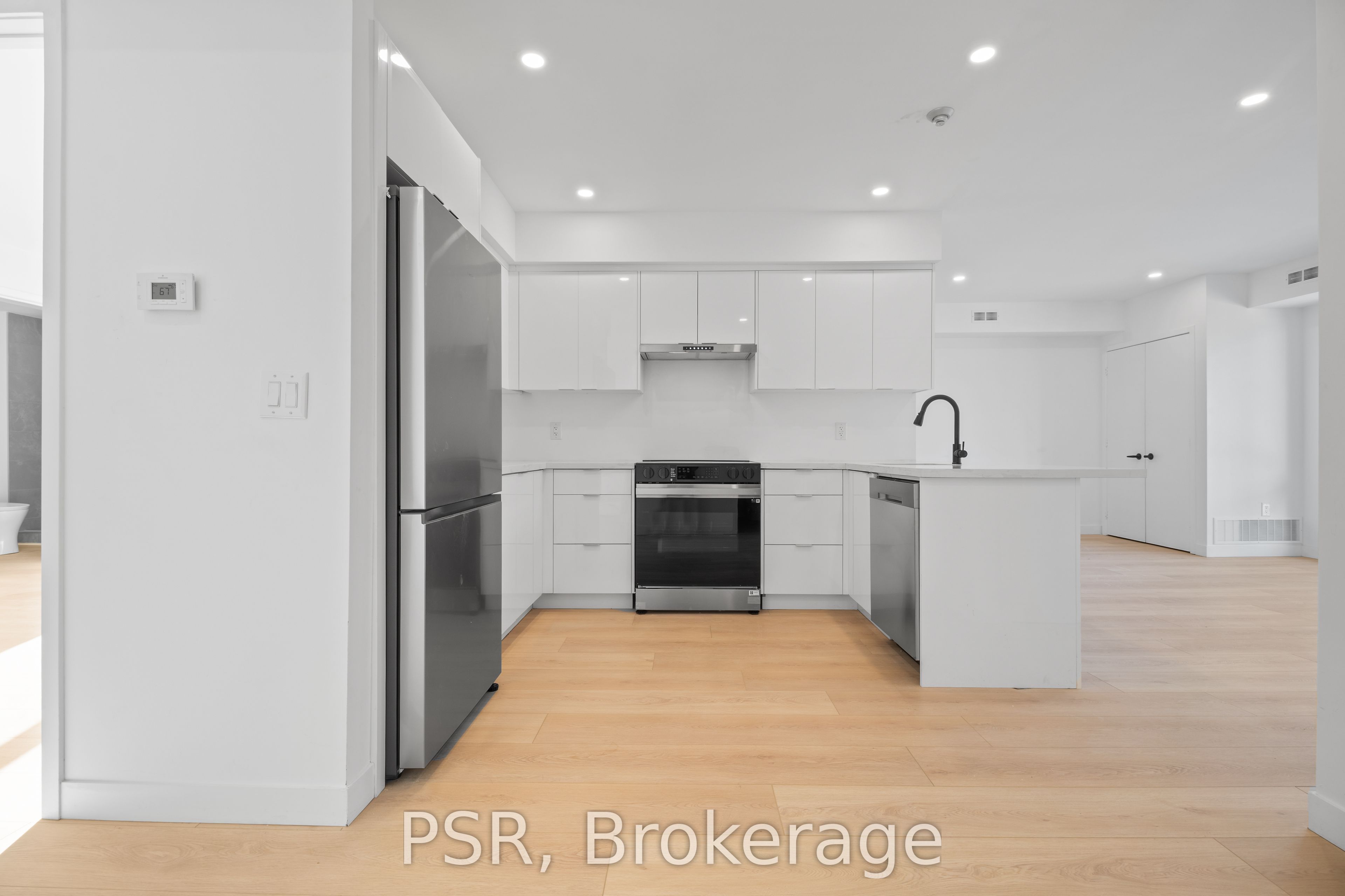 61 Orchard Park Drive 202 Property Photo 5