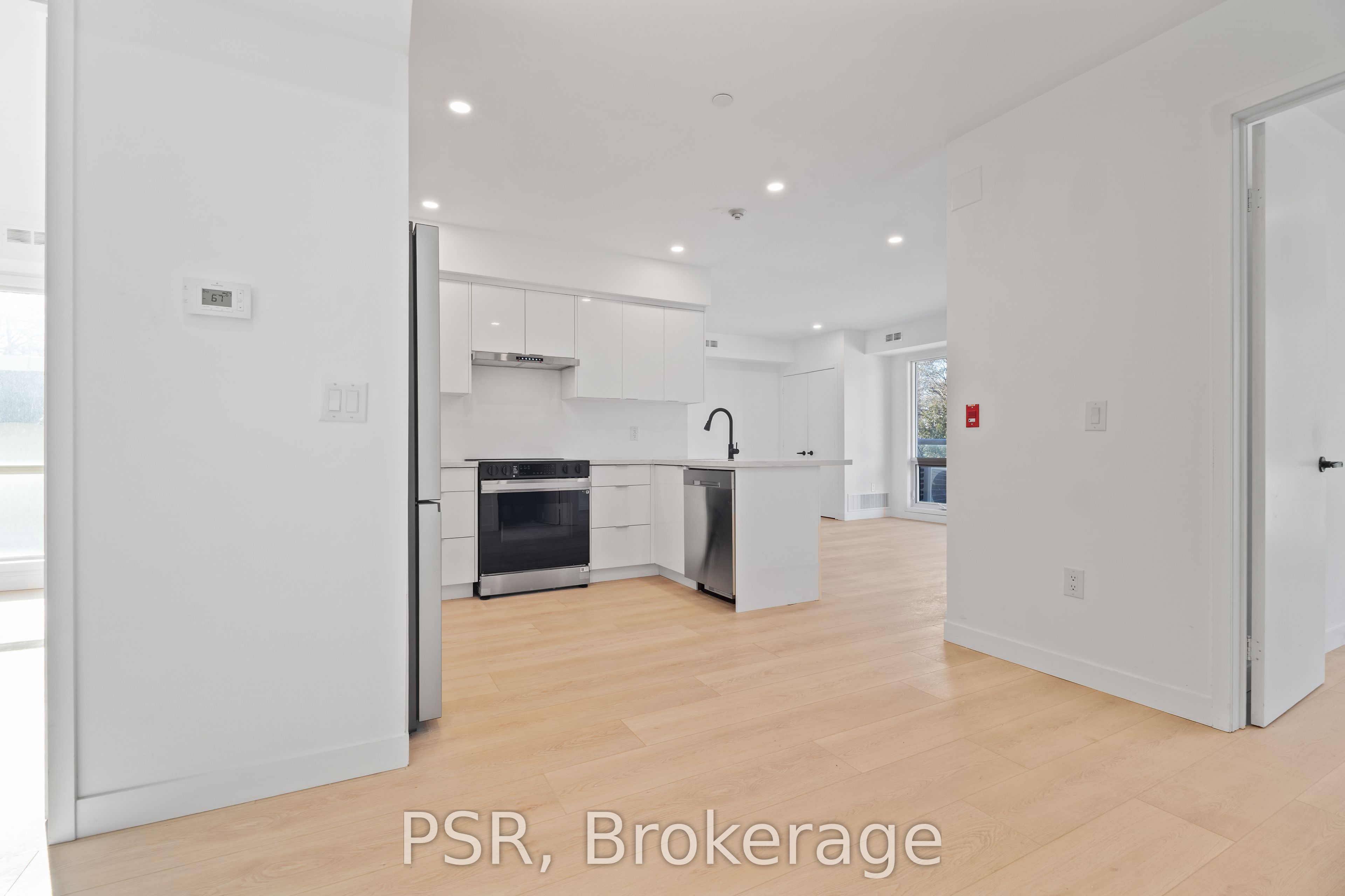 61 Orchard Park Drive 202 Property Photo 6