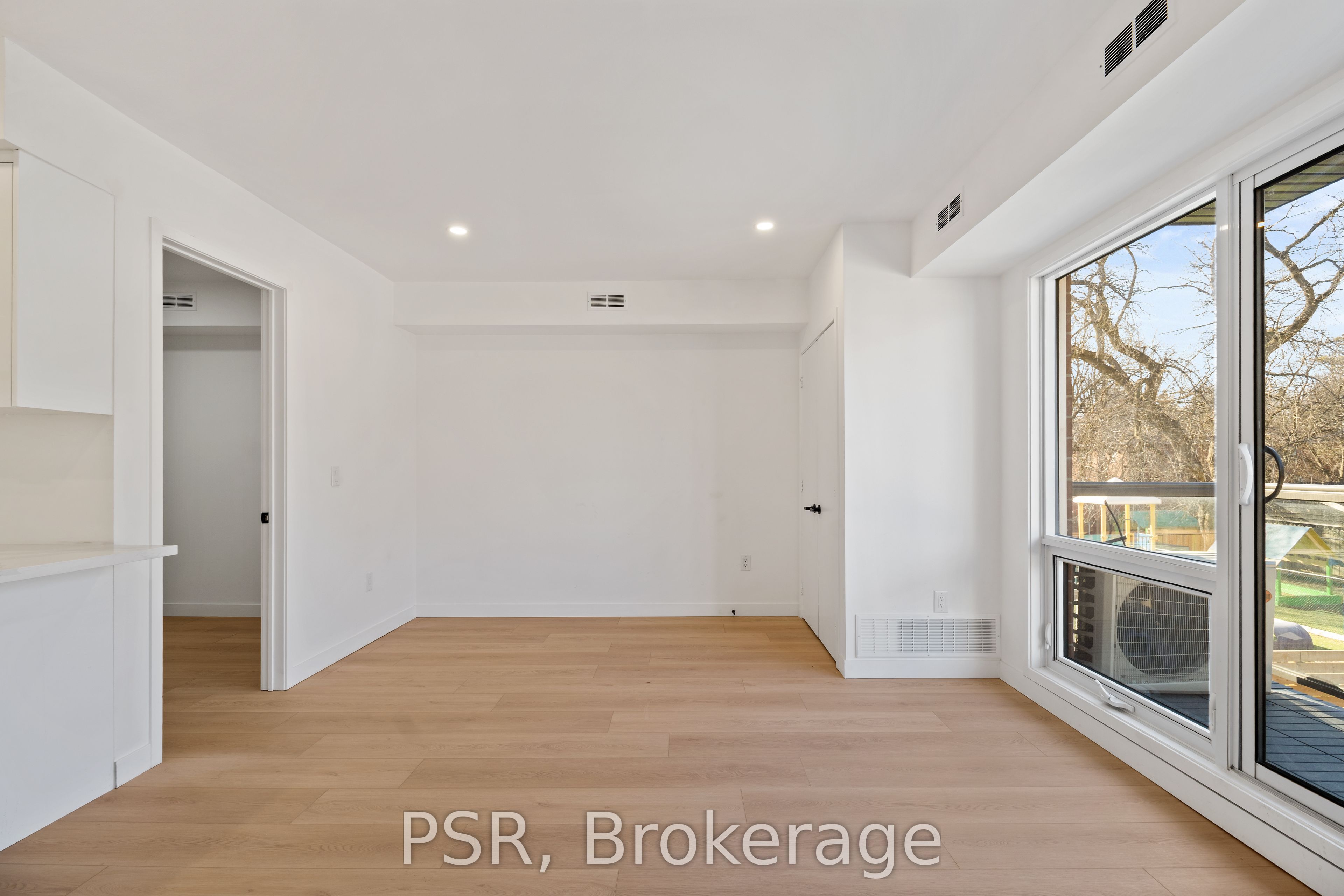 61 Orchard Park Drive 202 Property Photo 14
