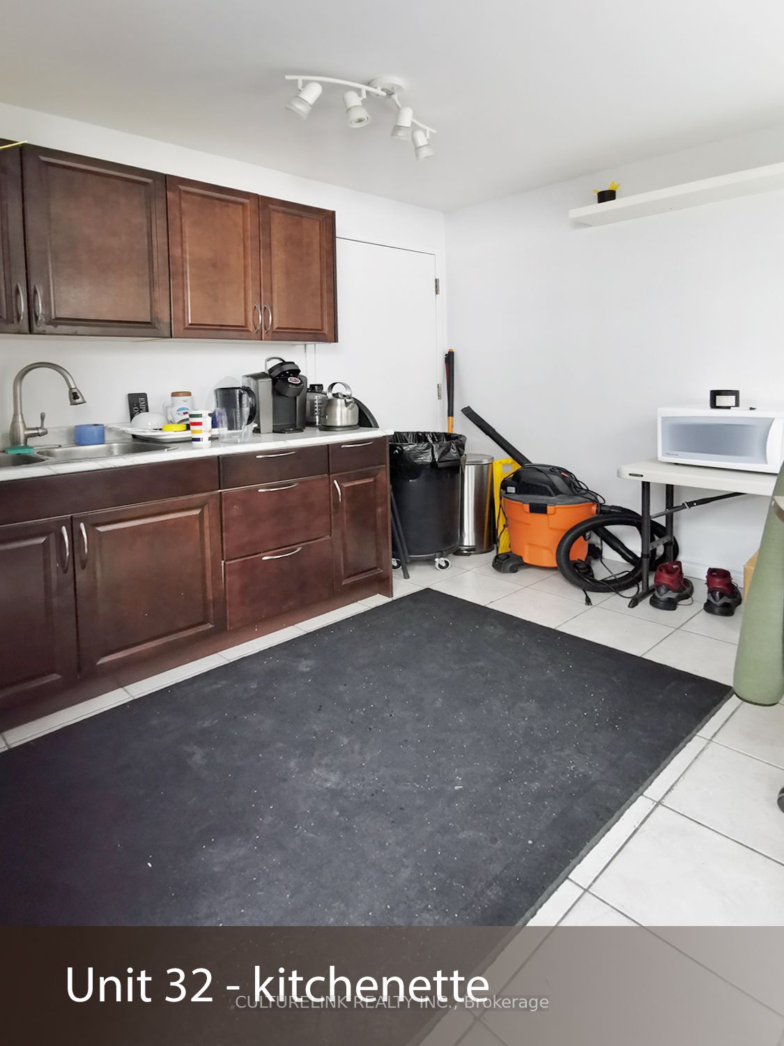 #31 & 32 - 501 Passmore Avenue Property Photo 18