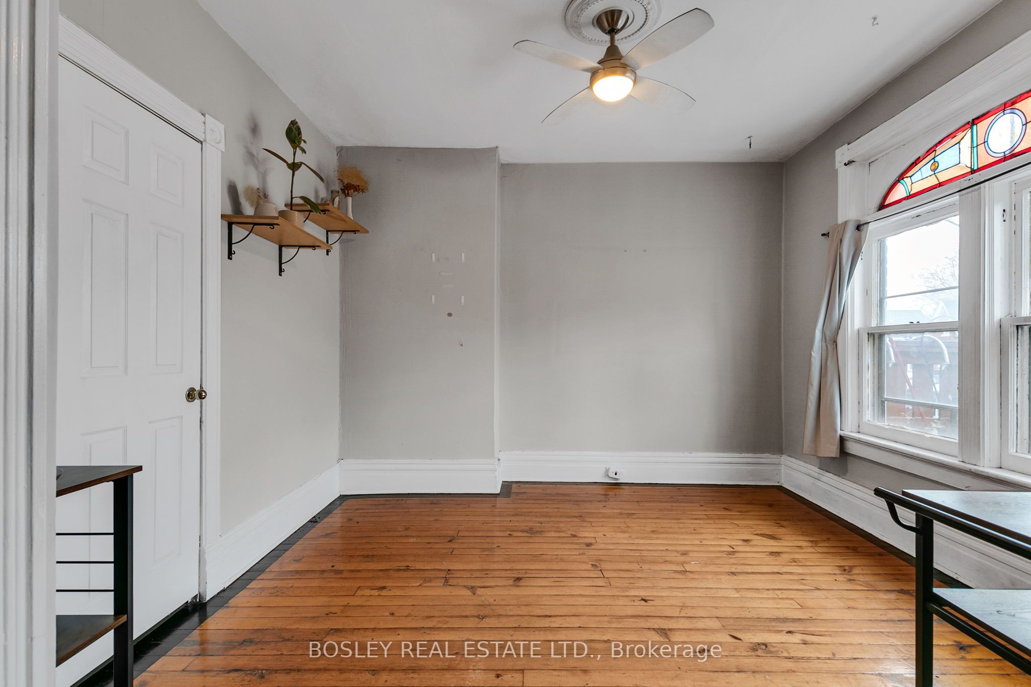 133 Carlaw Avenue Property Photo 6