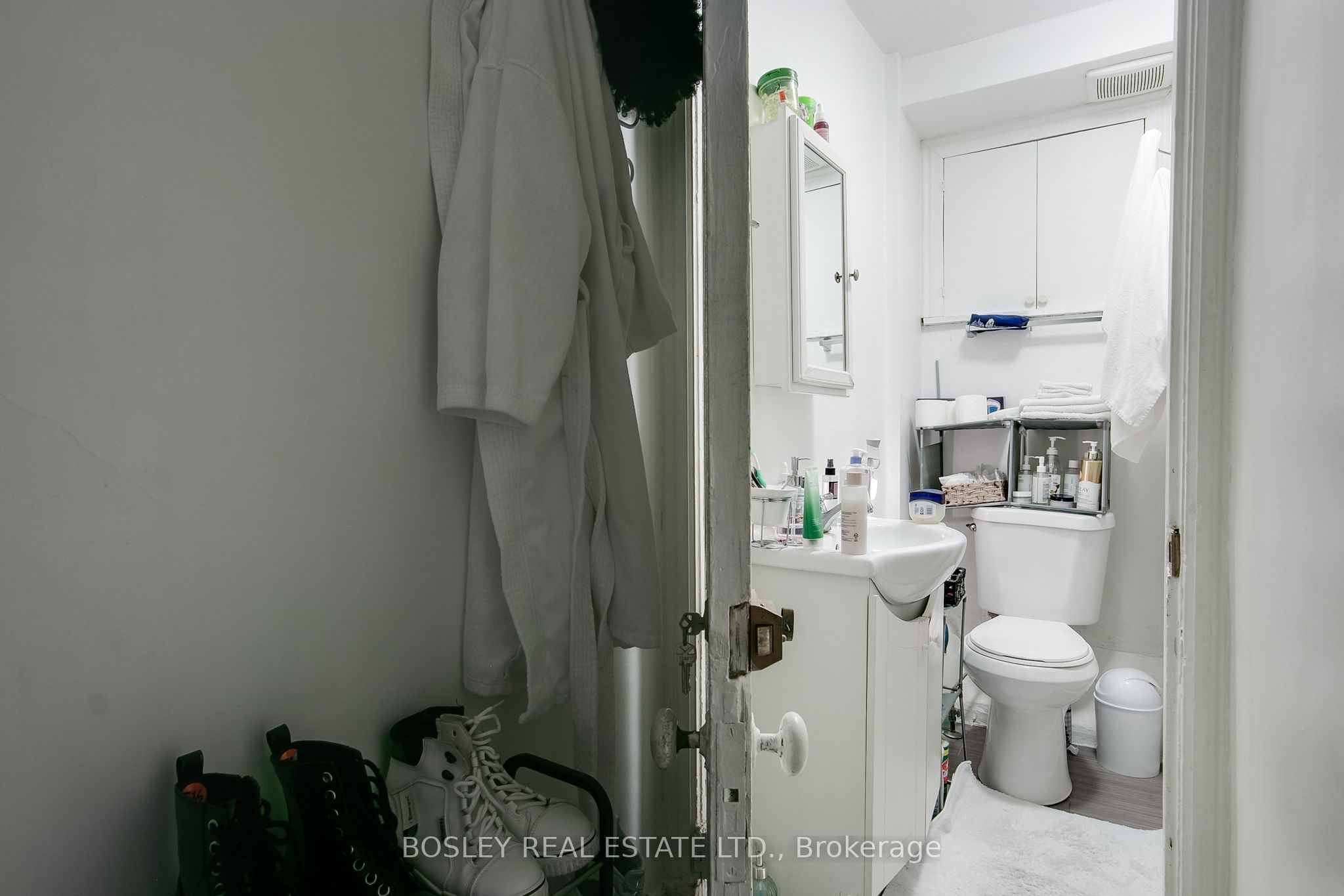 133 Carlaw Avenue Property Photo 33