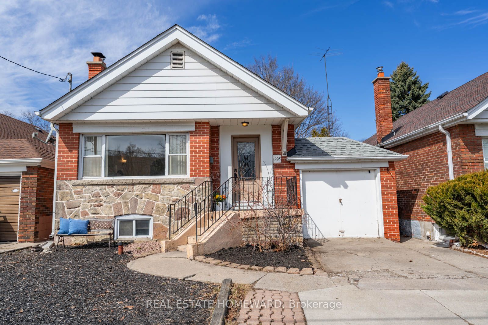 1298 Kingston Road Property Photo 1
