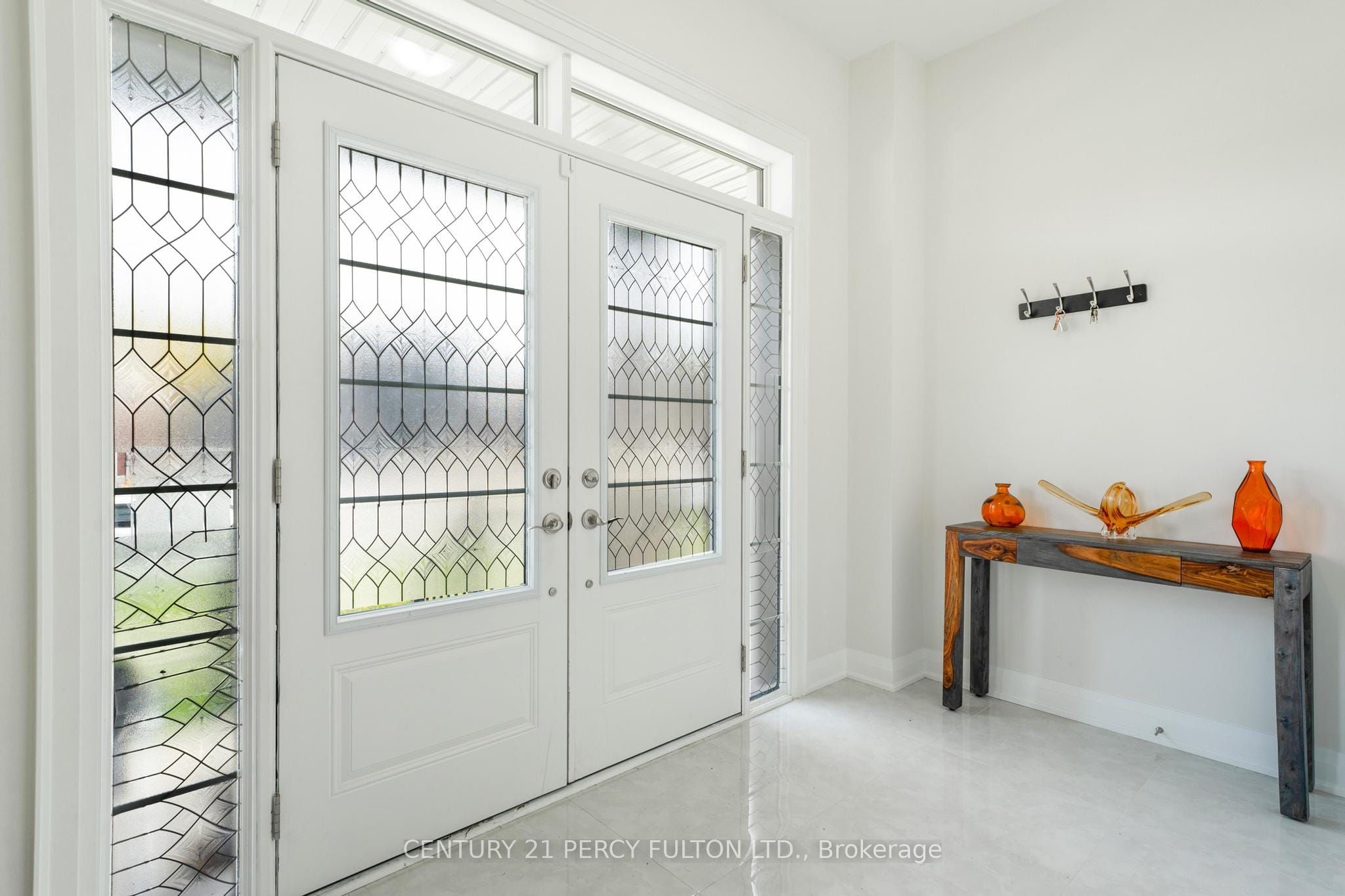 343 Northglen Boulevard W Property Photo 8