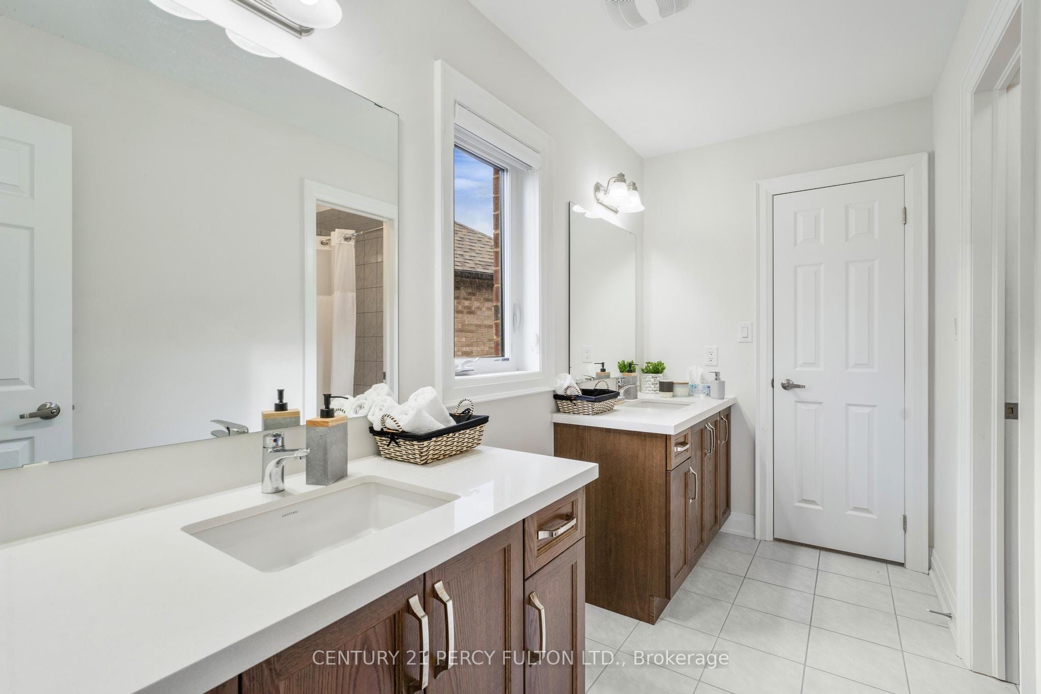 343 Northglen Boulevard W Property Photo 18