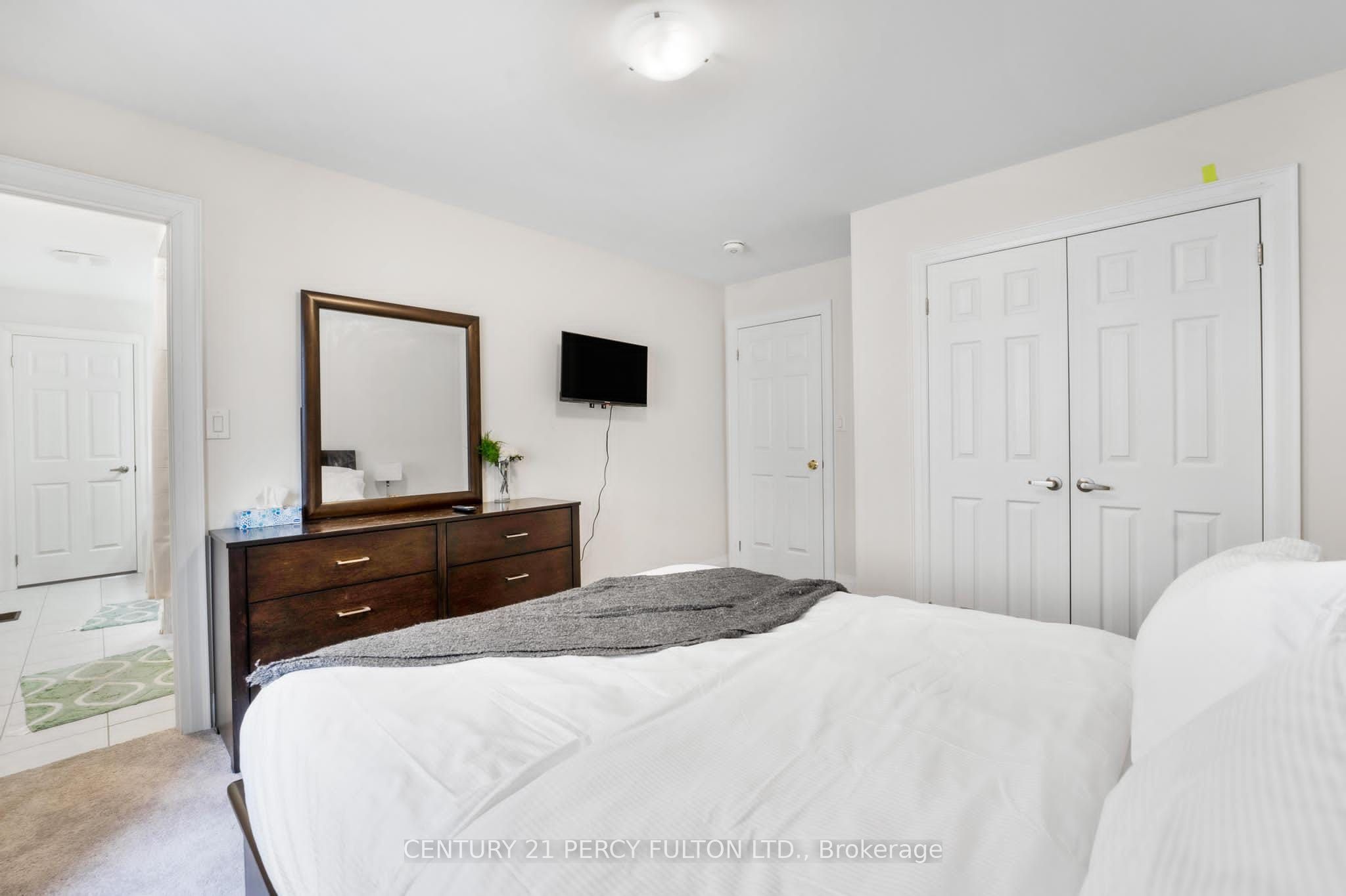 343 Northglen Boulevard W Property Photo 22