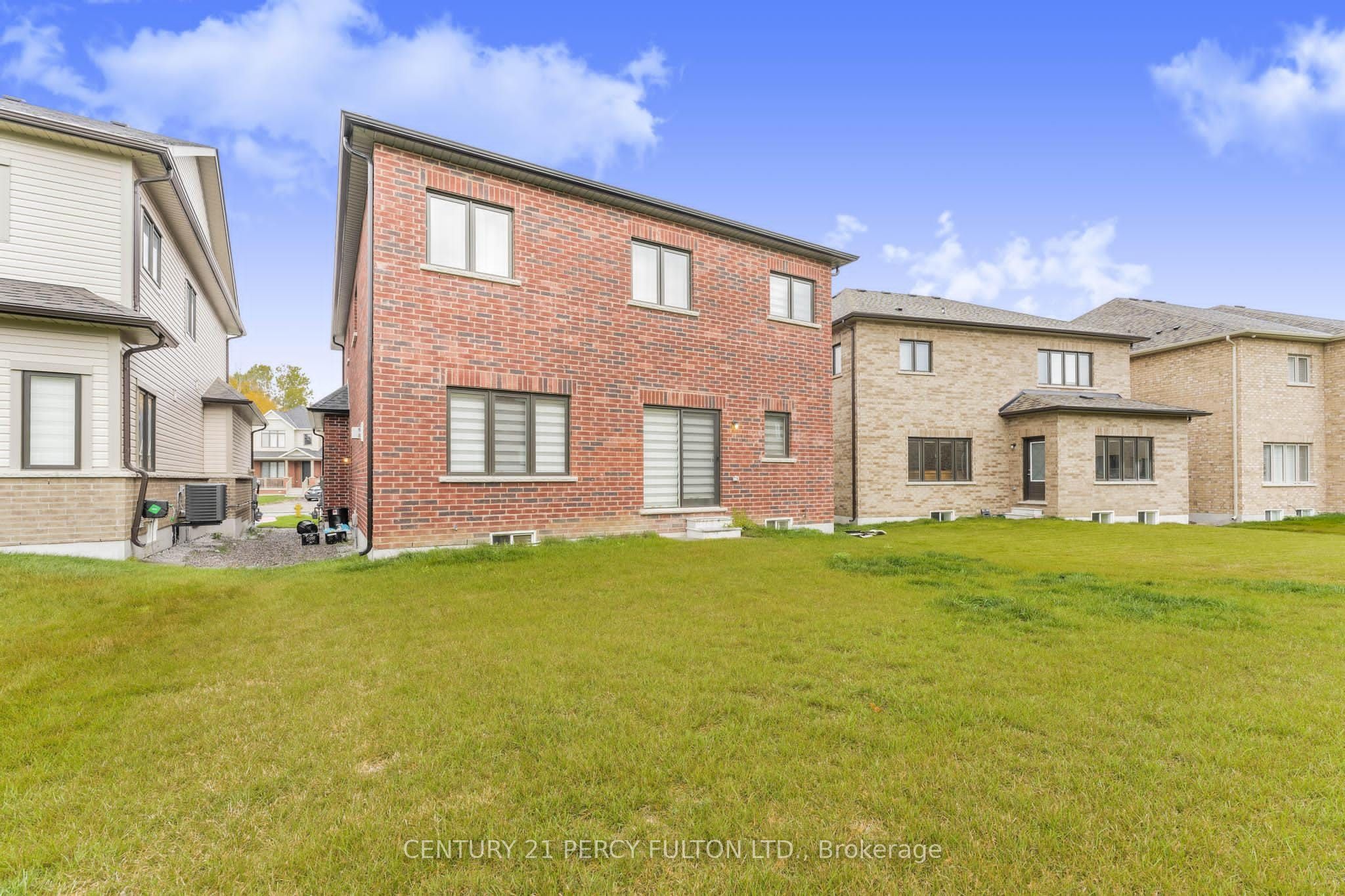 343 Northglen Boulevard W Property Photo 23