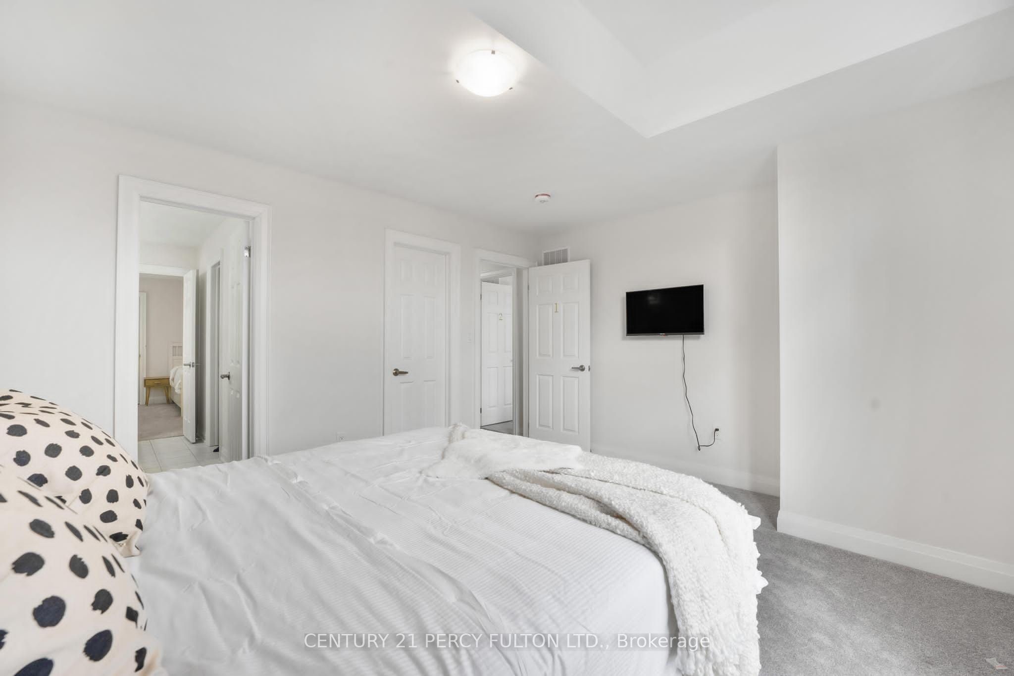 343 Northglen Boulevard W Property Photo 30
