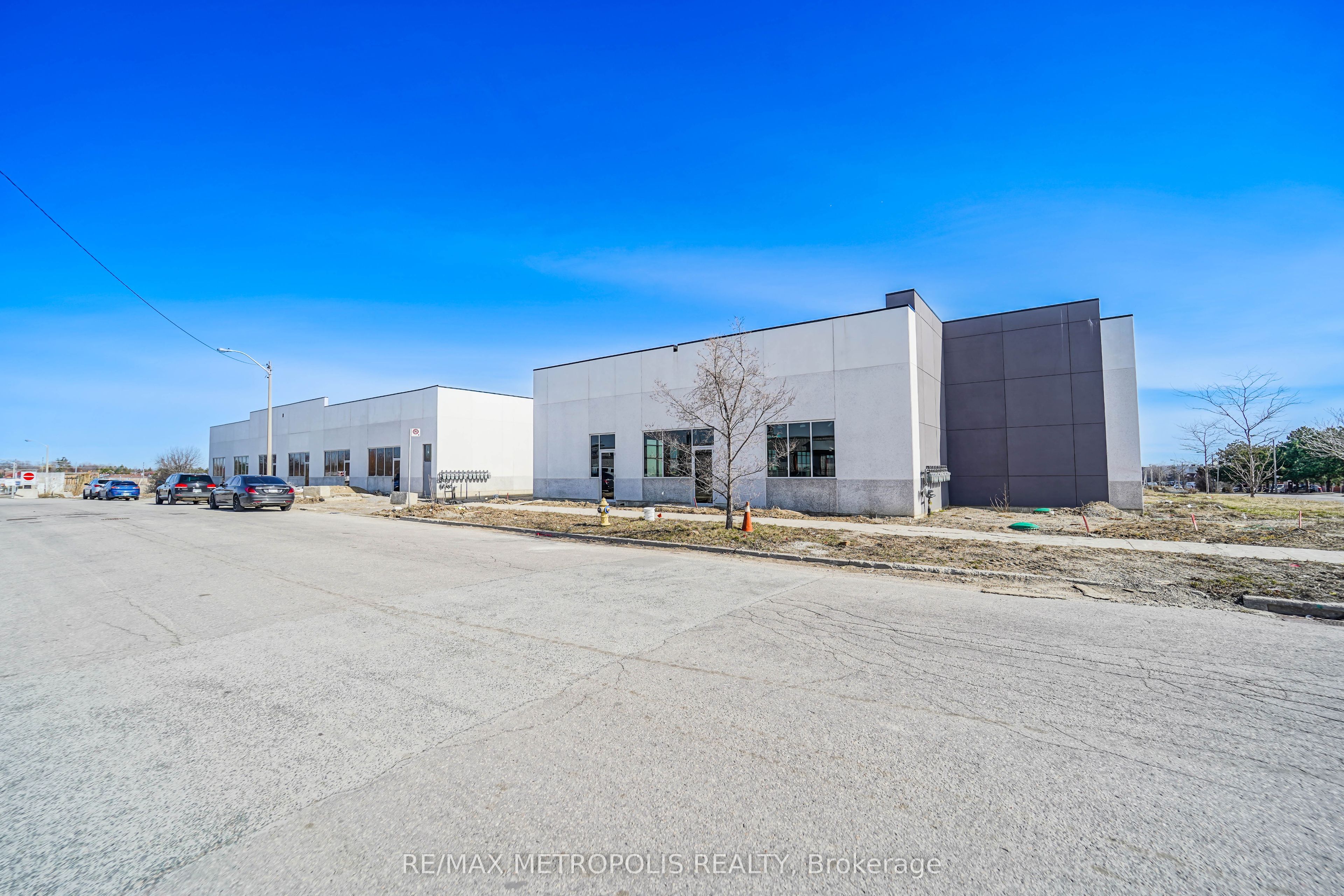#3 & 4 - 95 State Crown Boulevard Property Photo 18