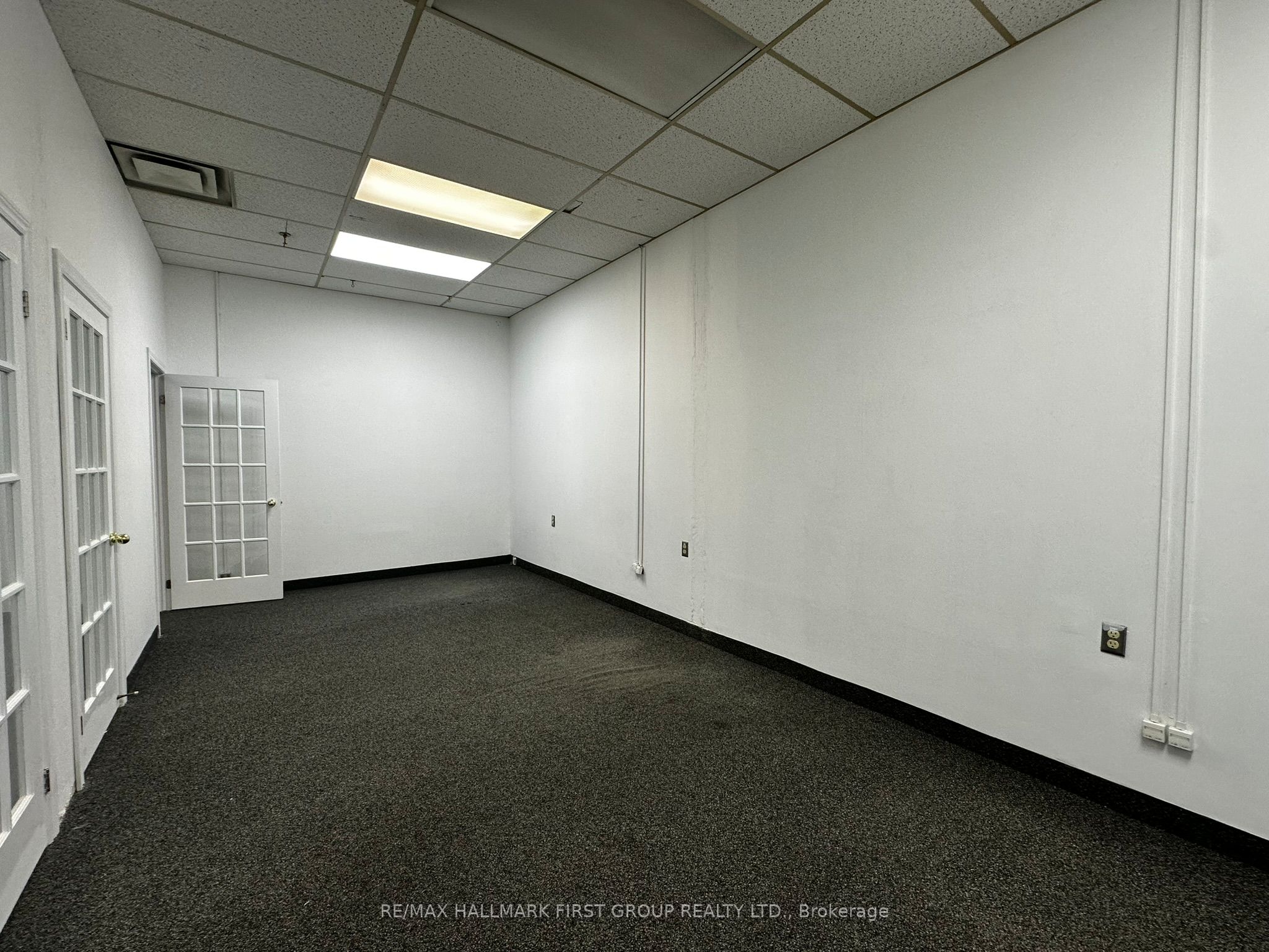 #2 - 126 Commercial Avenue Property Photo 6
