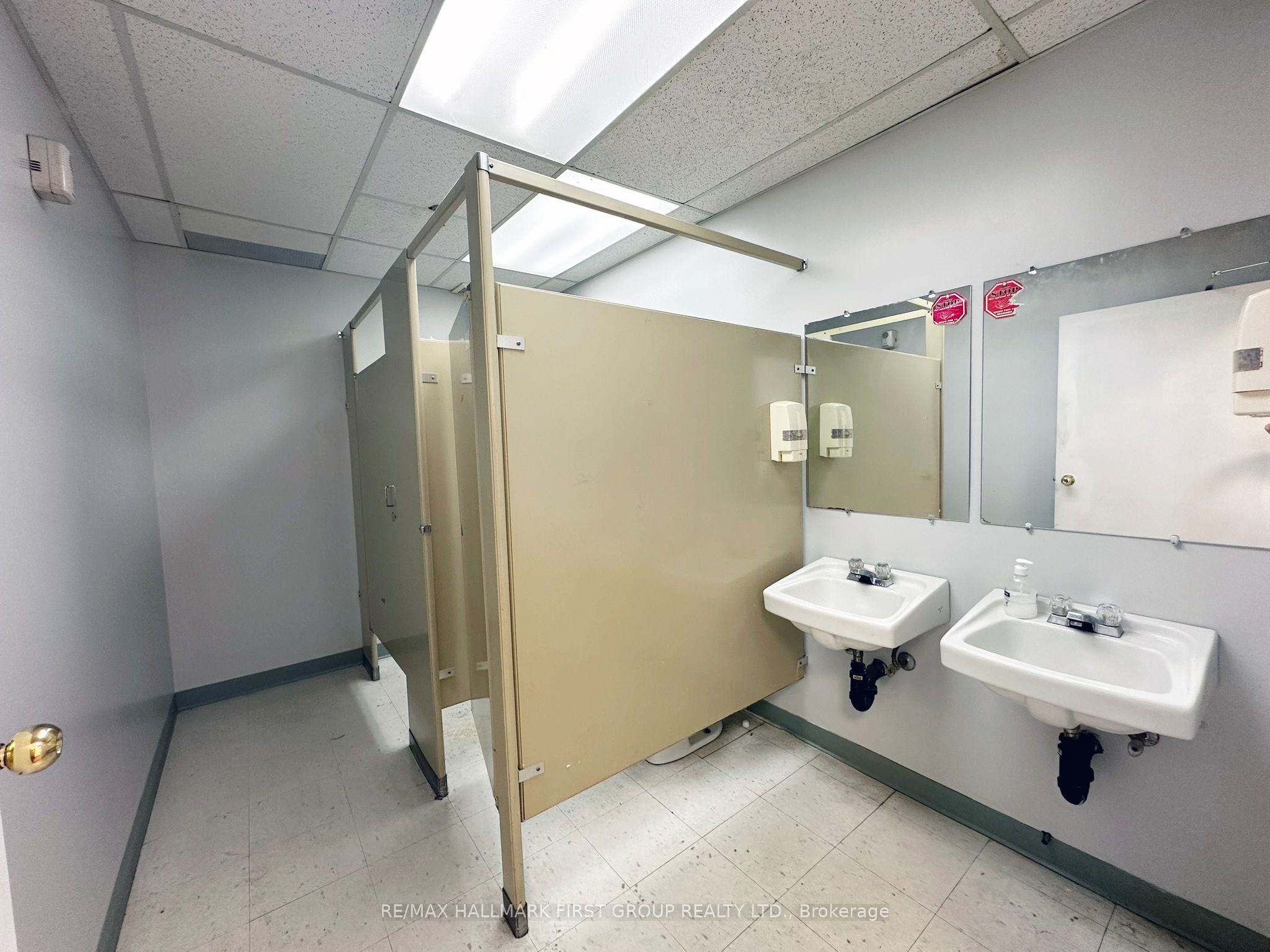 #1&3 - 126 Commercial Avenue Property Photo 8