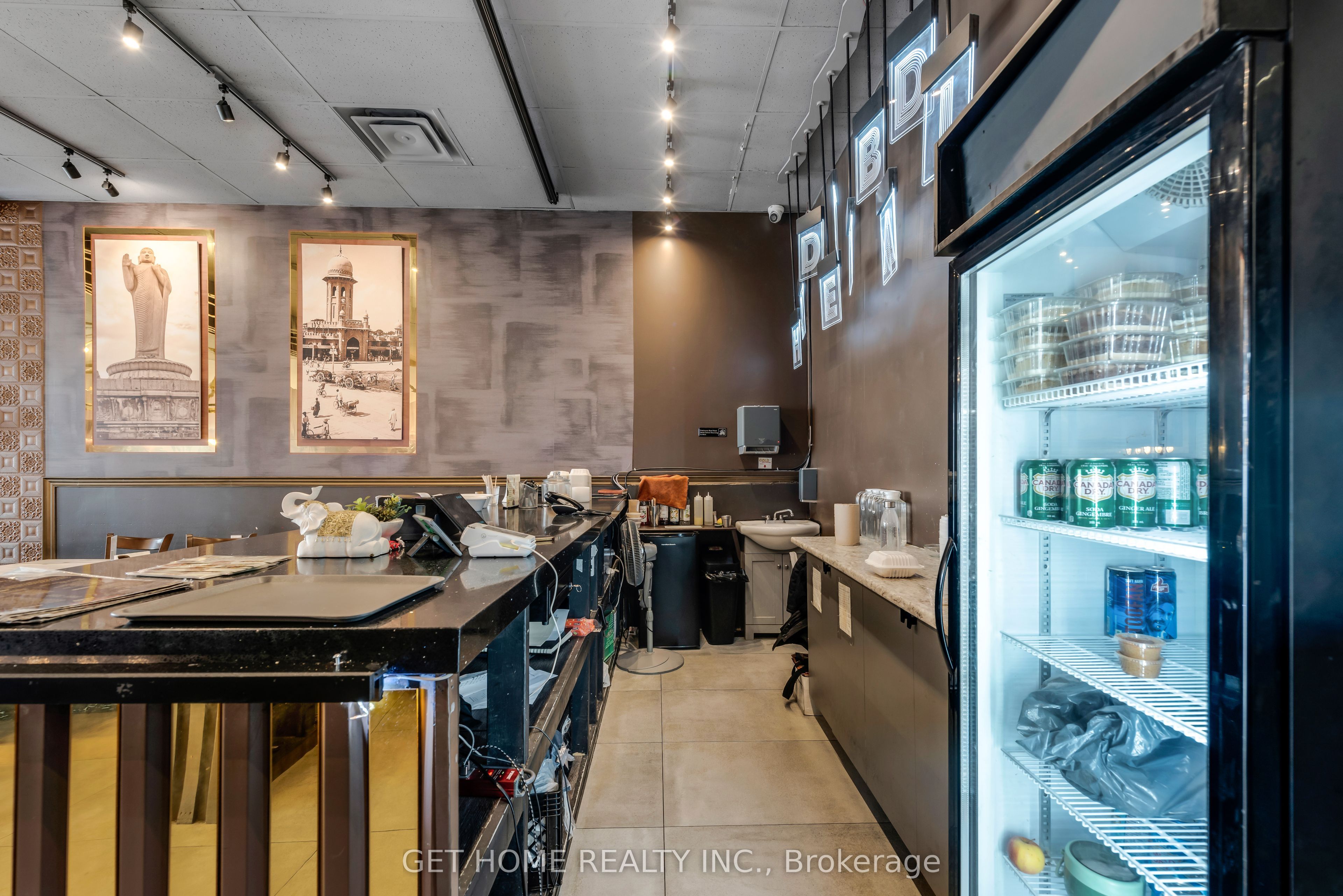 2606 Eglinton Avenue Property Photo 5