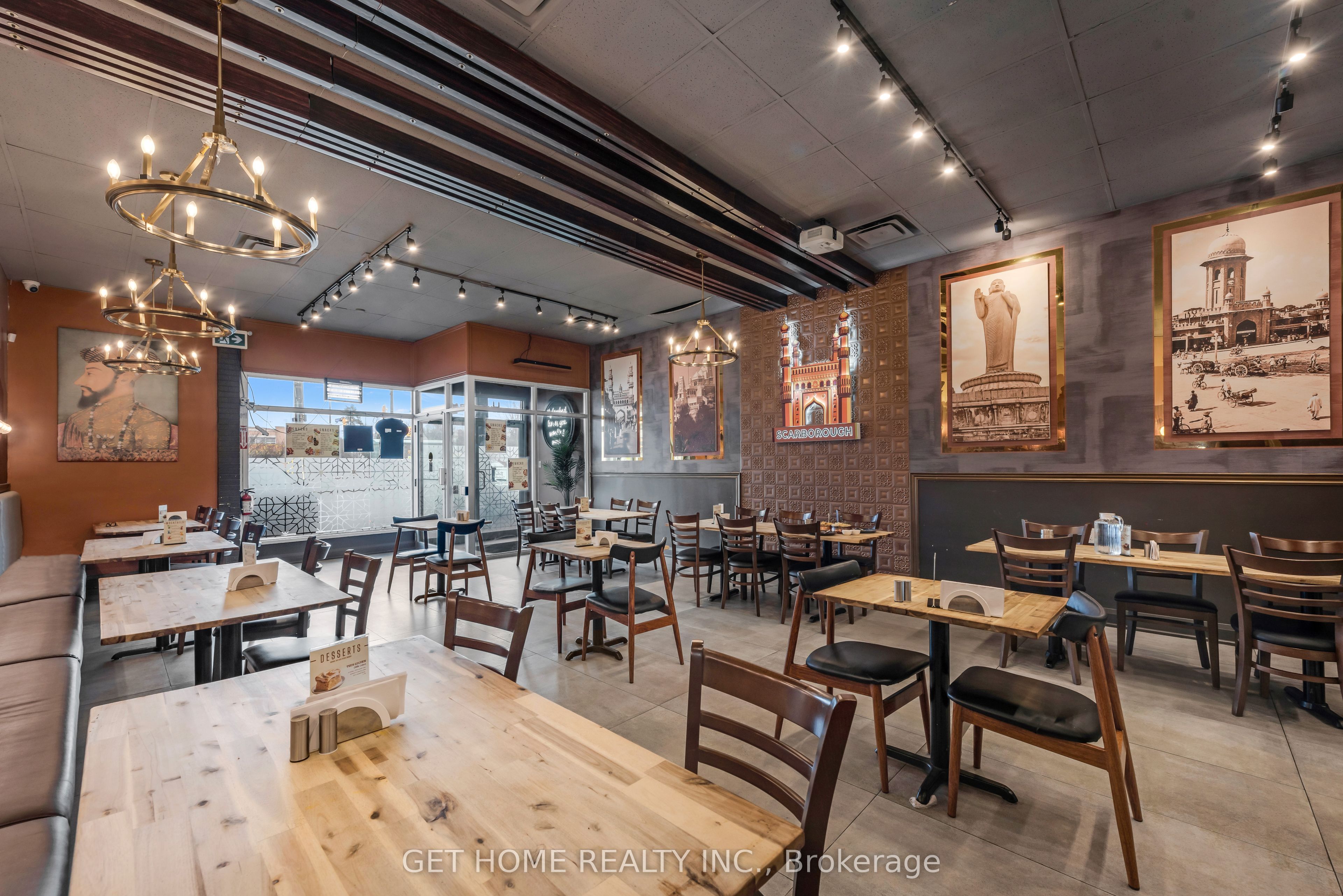 2606 Eglinton Avenue Property Photo 12