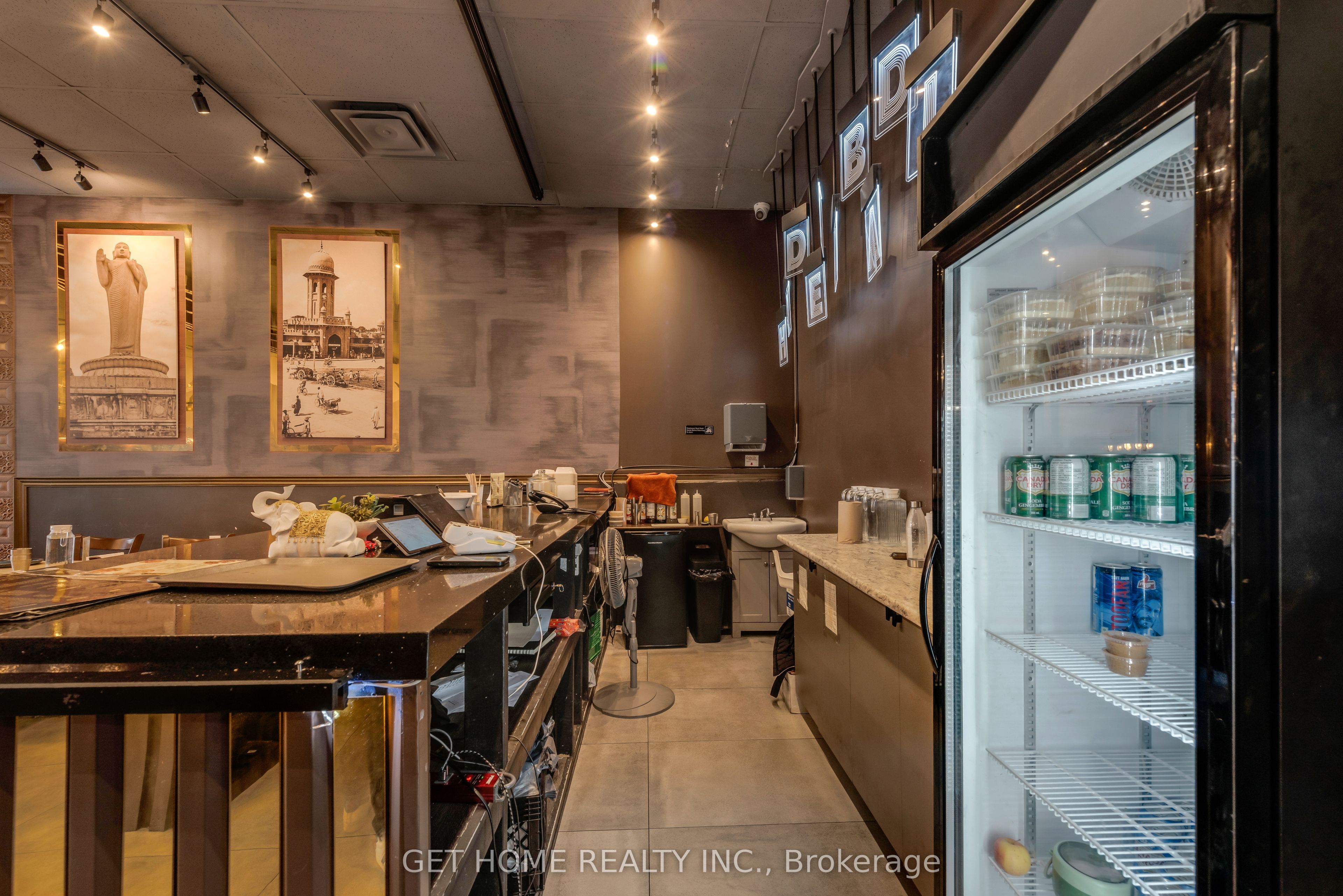 2606 Eglinton Avenue Property Photo 13