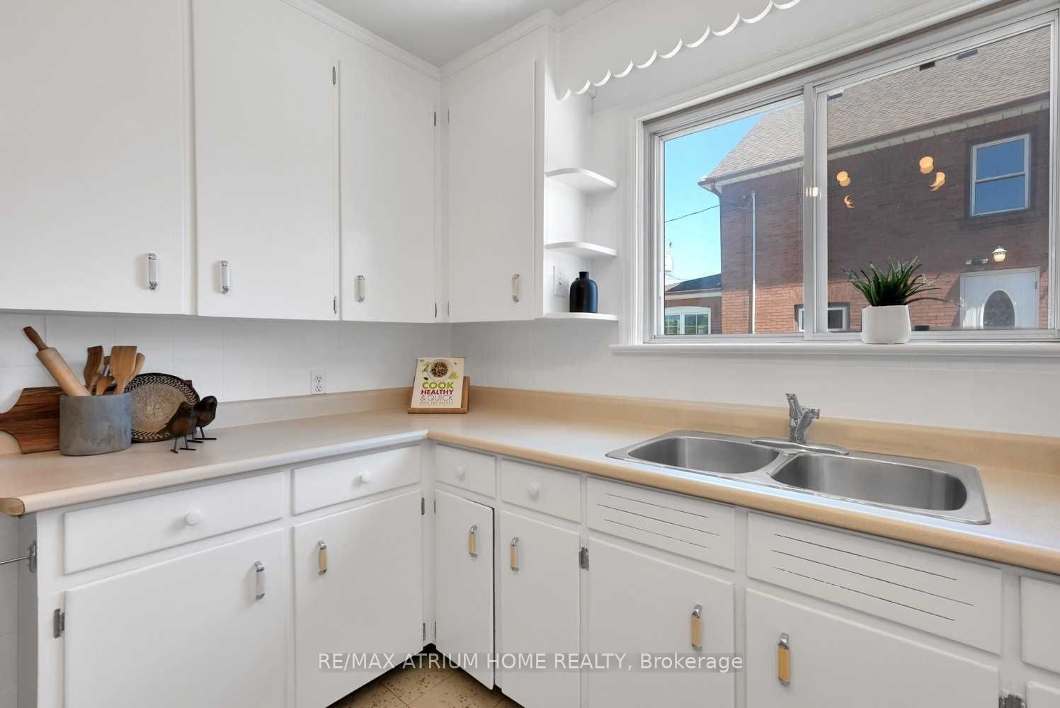 213 Conant Street Property Photo 8