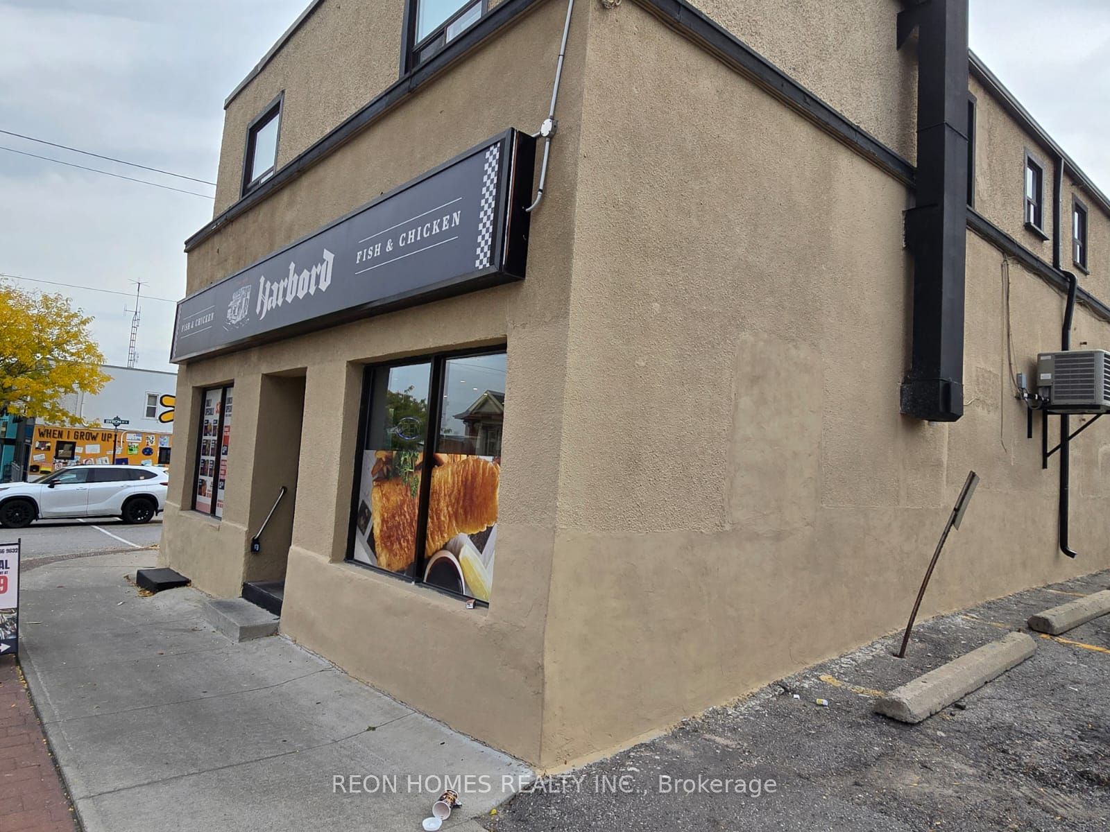 201 Dundas Street Property Photo 2