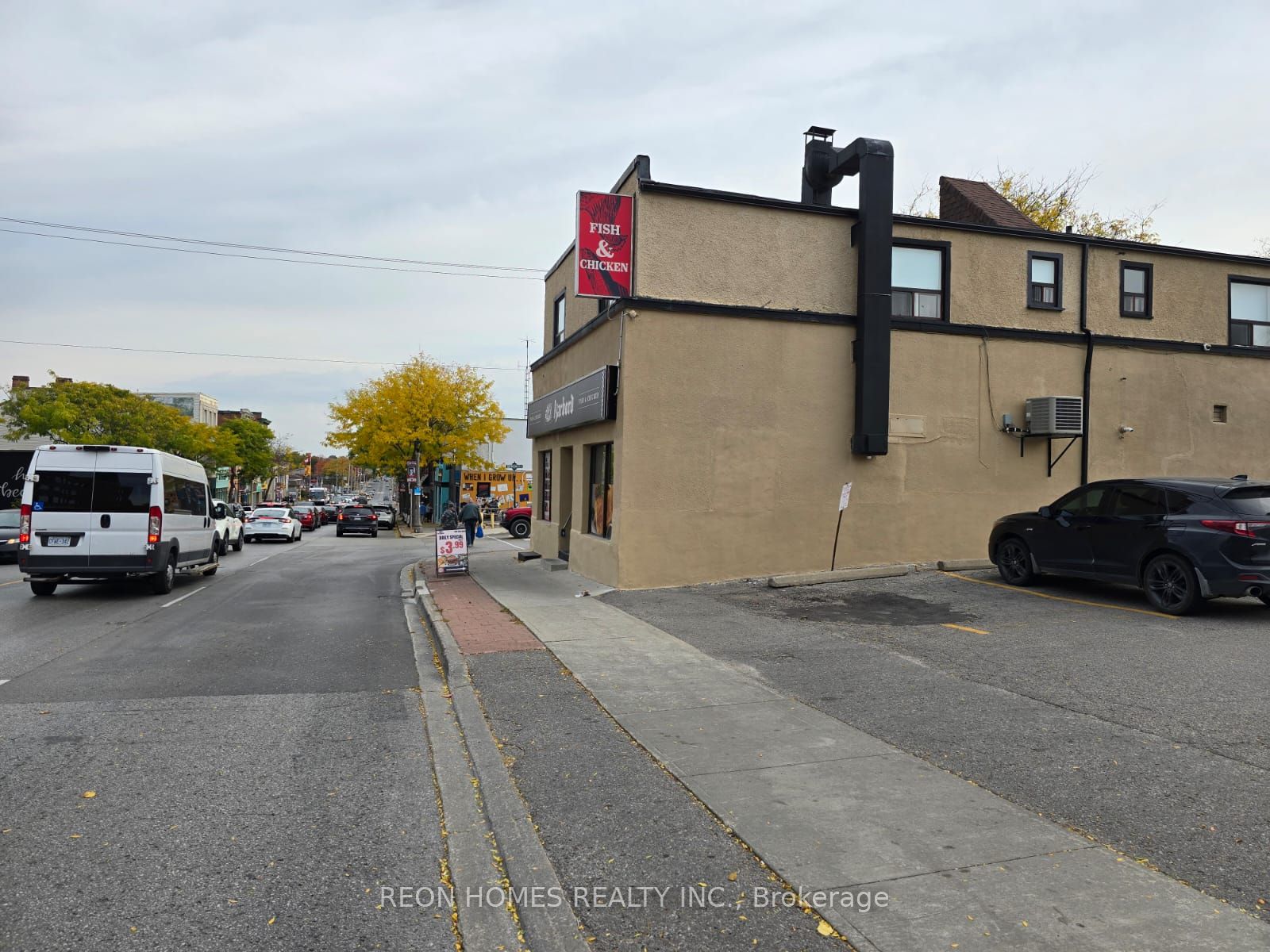 201 Dundas Street Property Photo 4