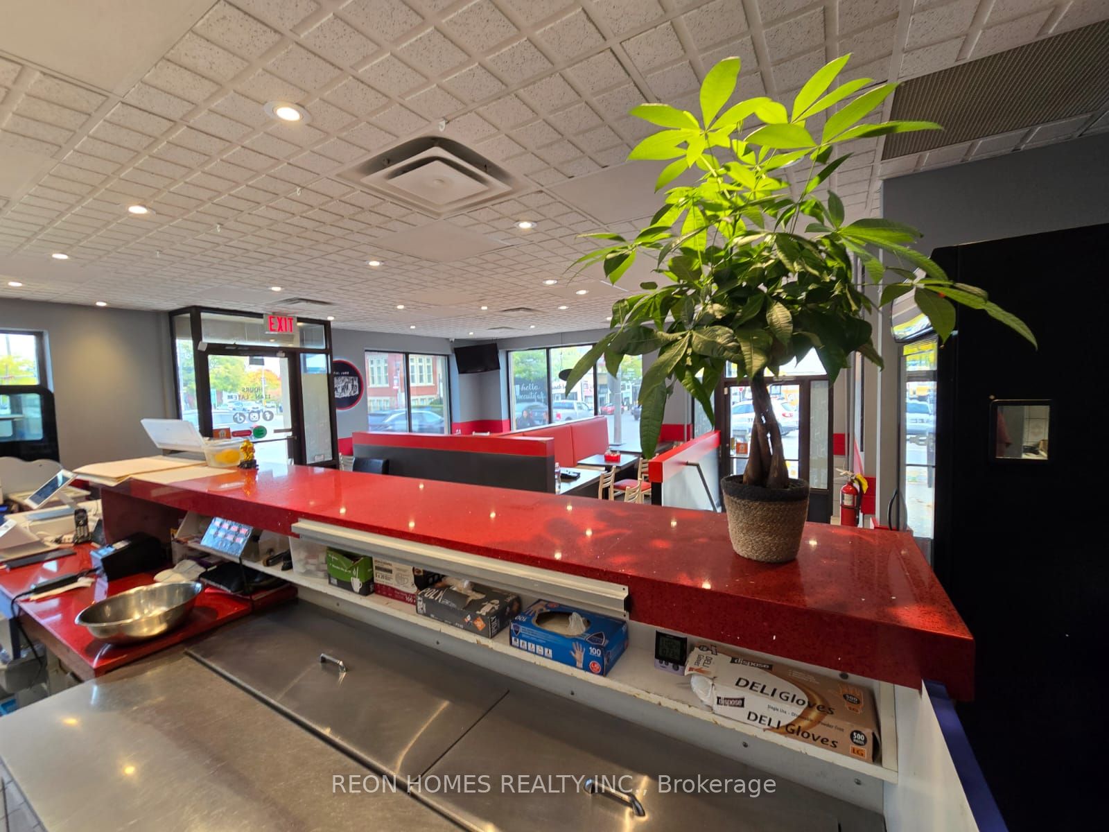 201 Dundas Street Property Photo 7
