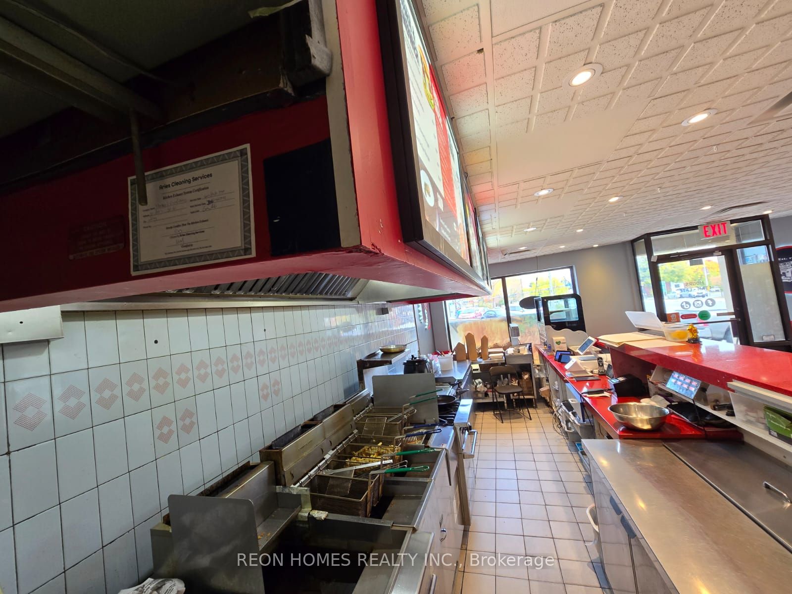 201 Dundas Street Property Photo 8