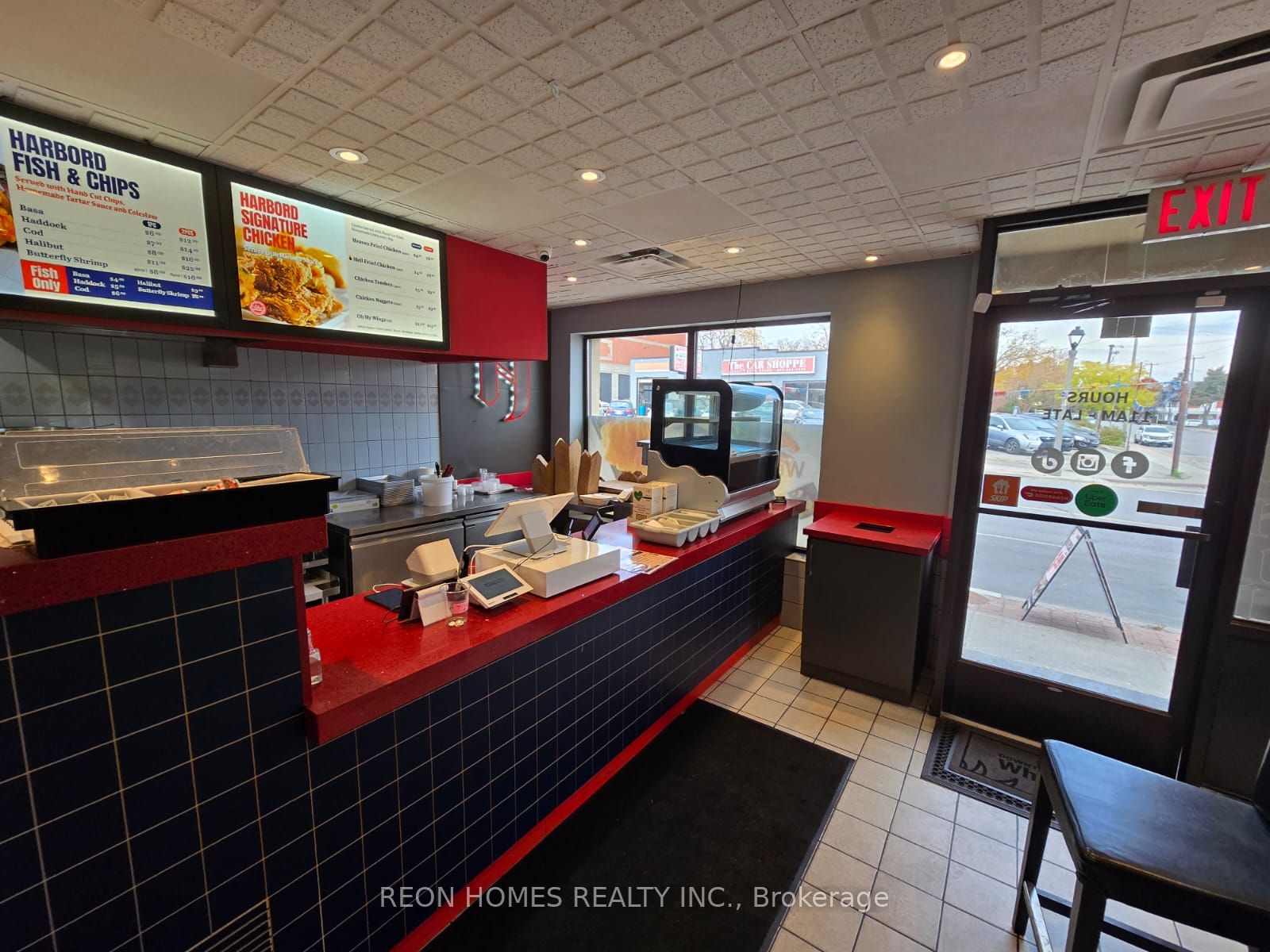 201 Dundas Street Property Photo 14
